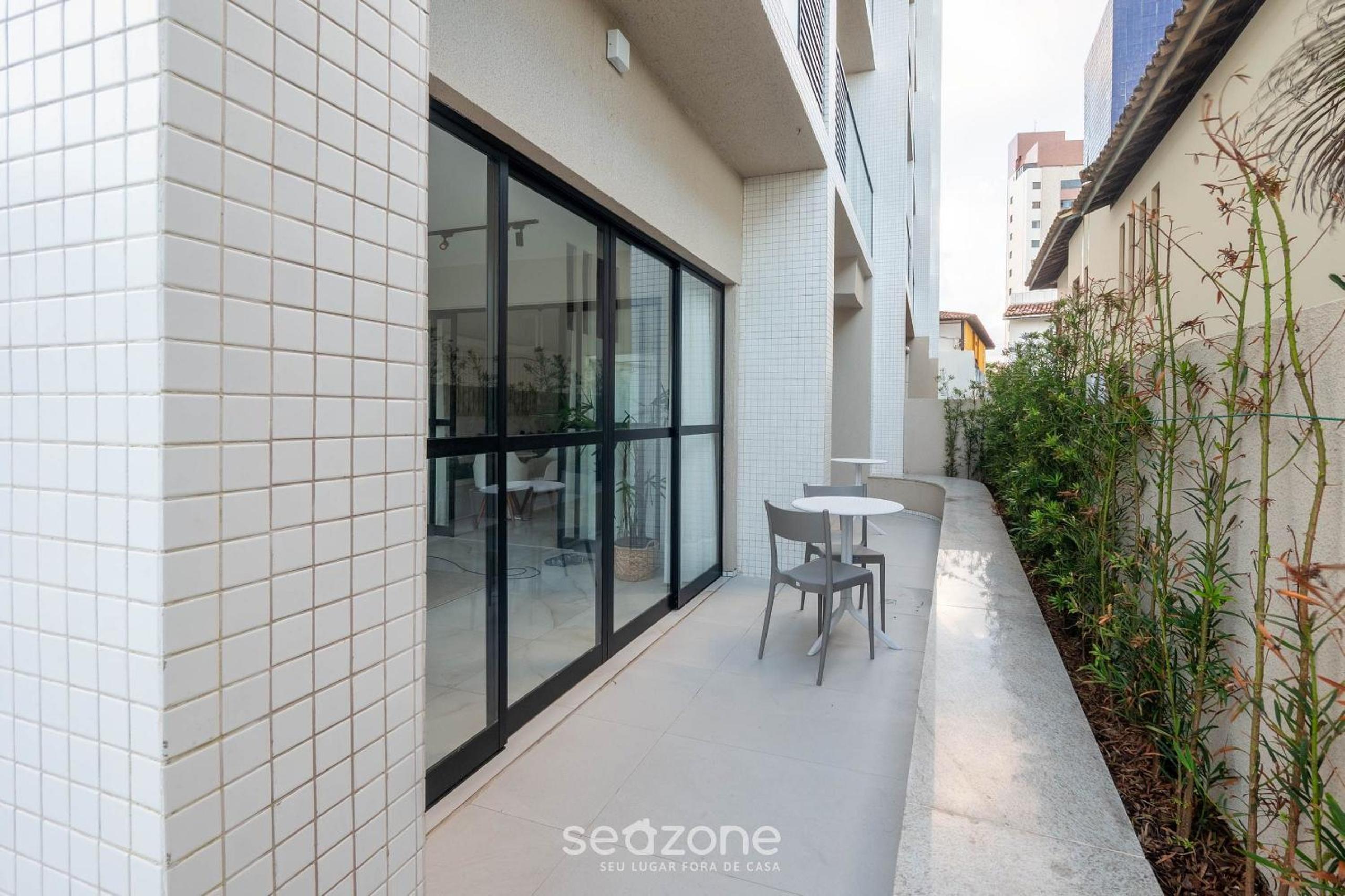 ONE - Studios in Piatã, 230m from the Beach