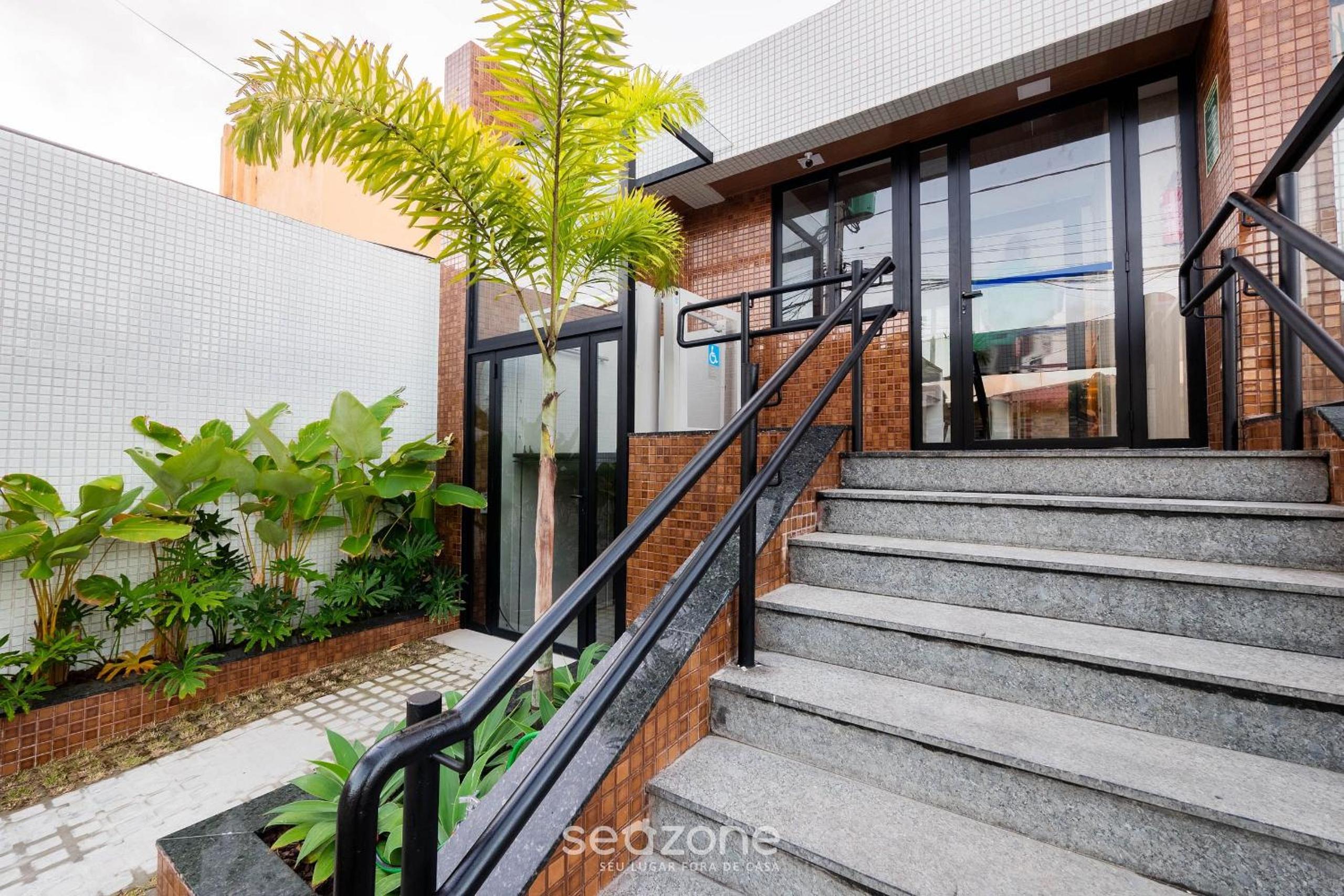 ONE - Studios in Piatã, 230m from the Beach