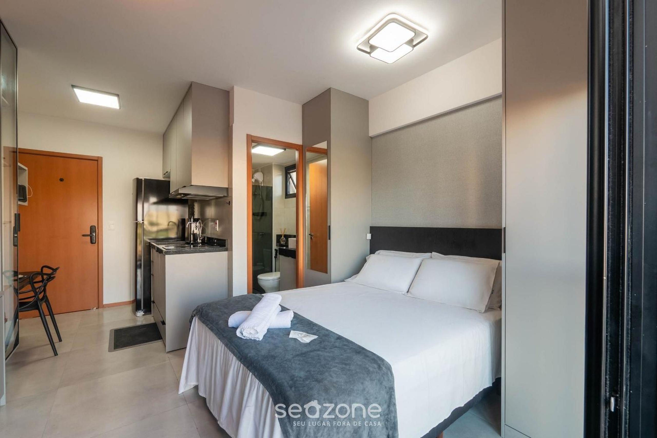 ONE - Studios in Piatã, 230m from the Beach