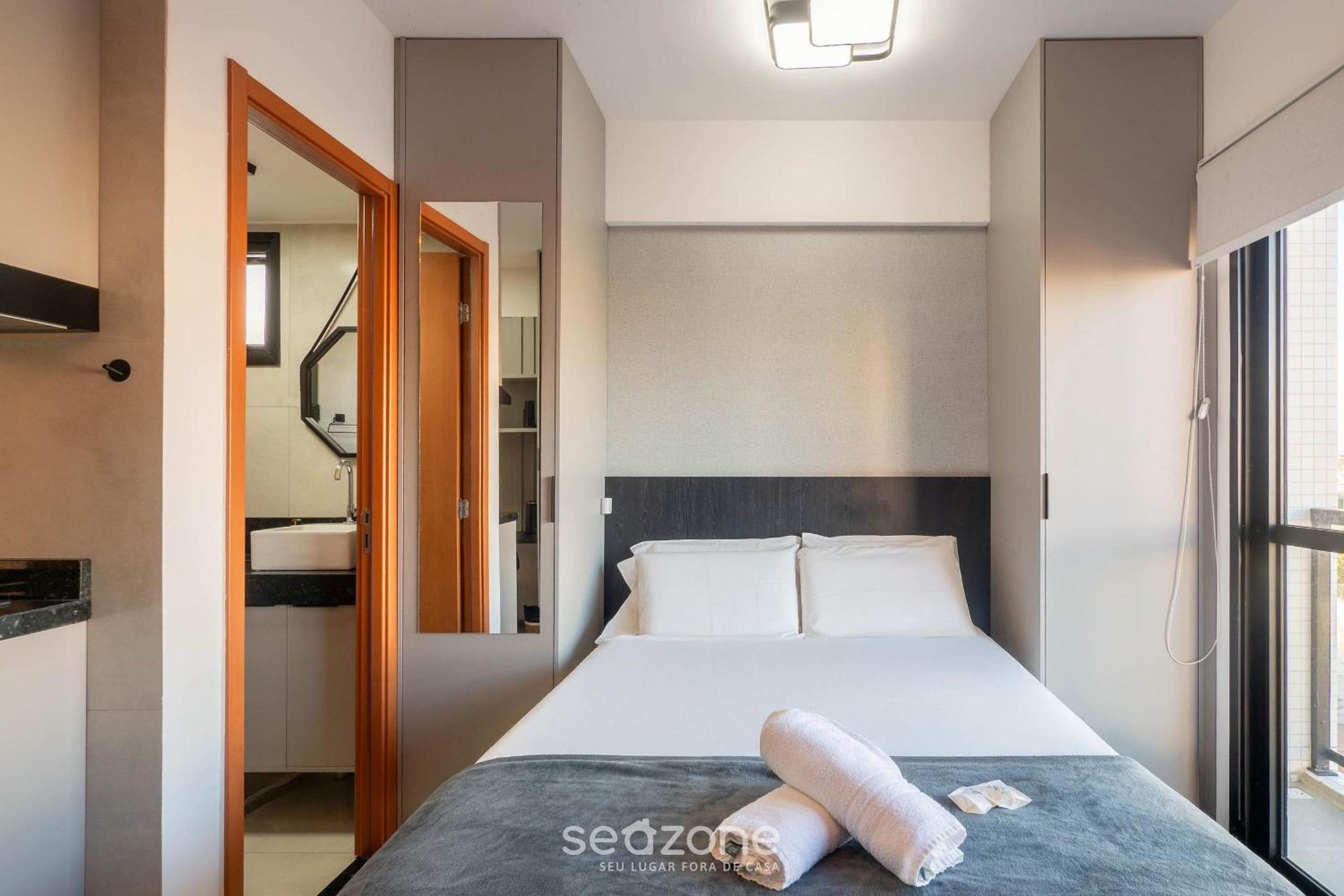 ONE - Studios in Piatã, 230m from the Beach