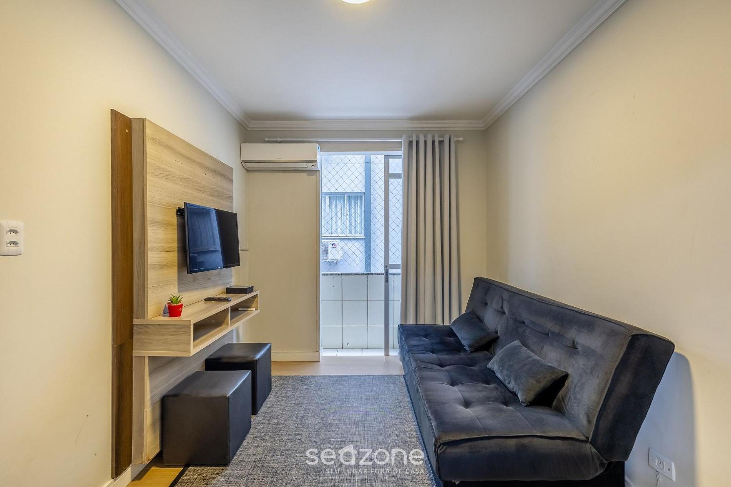 Functional Apt 120m from the Beach in BC | CEC0302