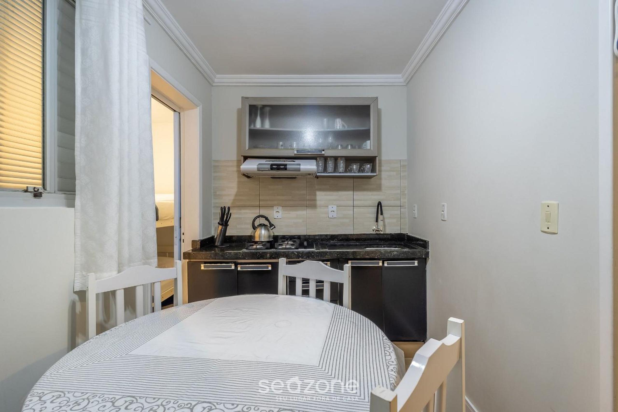 Functional Apt 120m from the Beach in BC | CEC0302