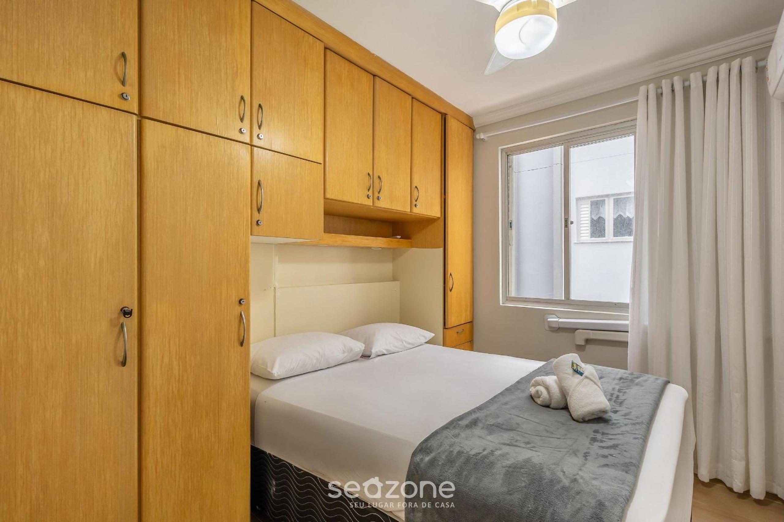 Functional Apt 120m from the Beach in BC | CEC0302