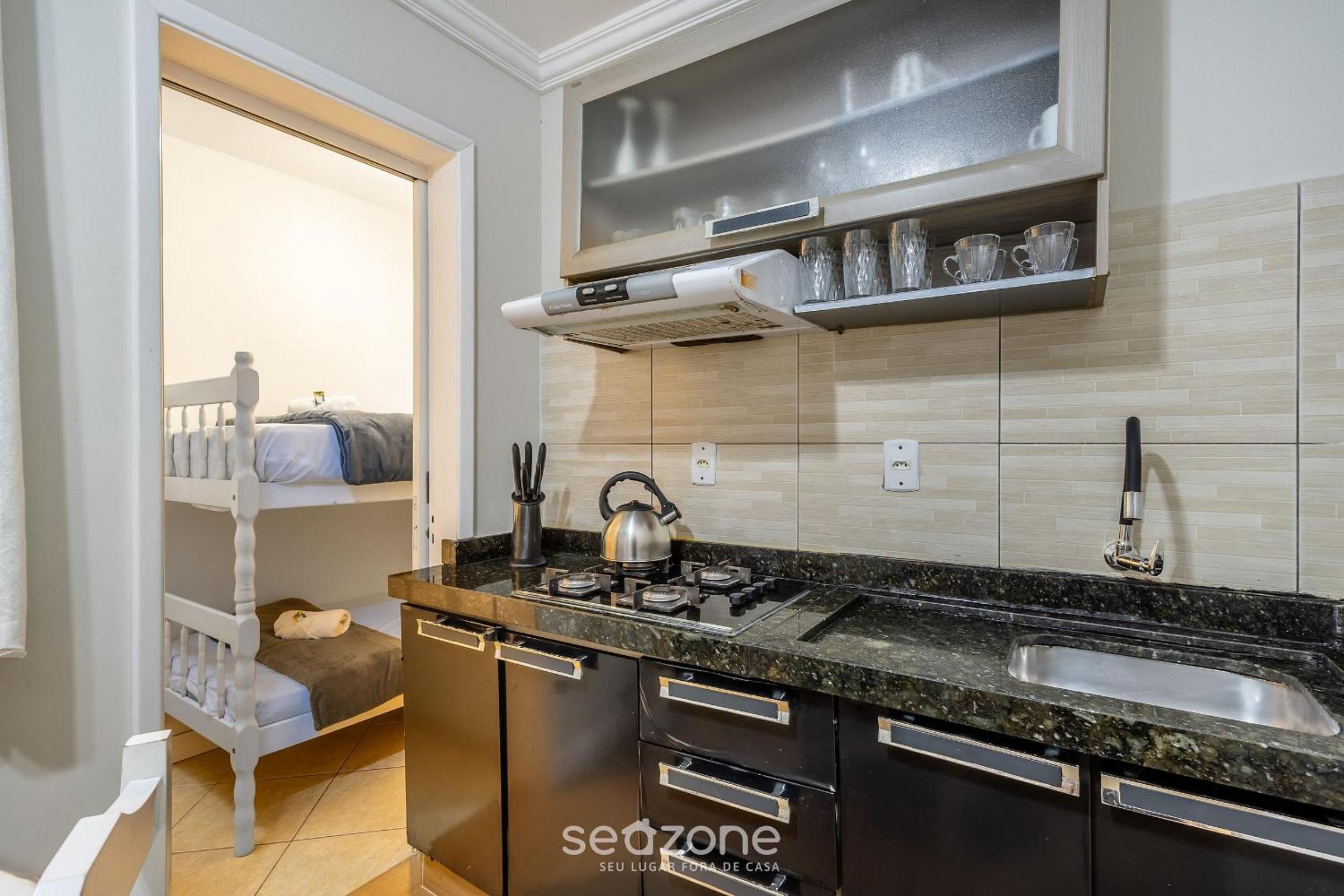 Functional Apt 120m from the Beach in BC | CEC0302