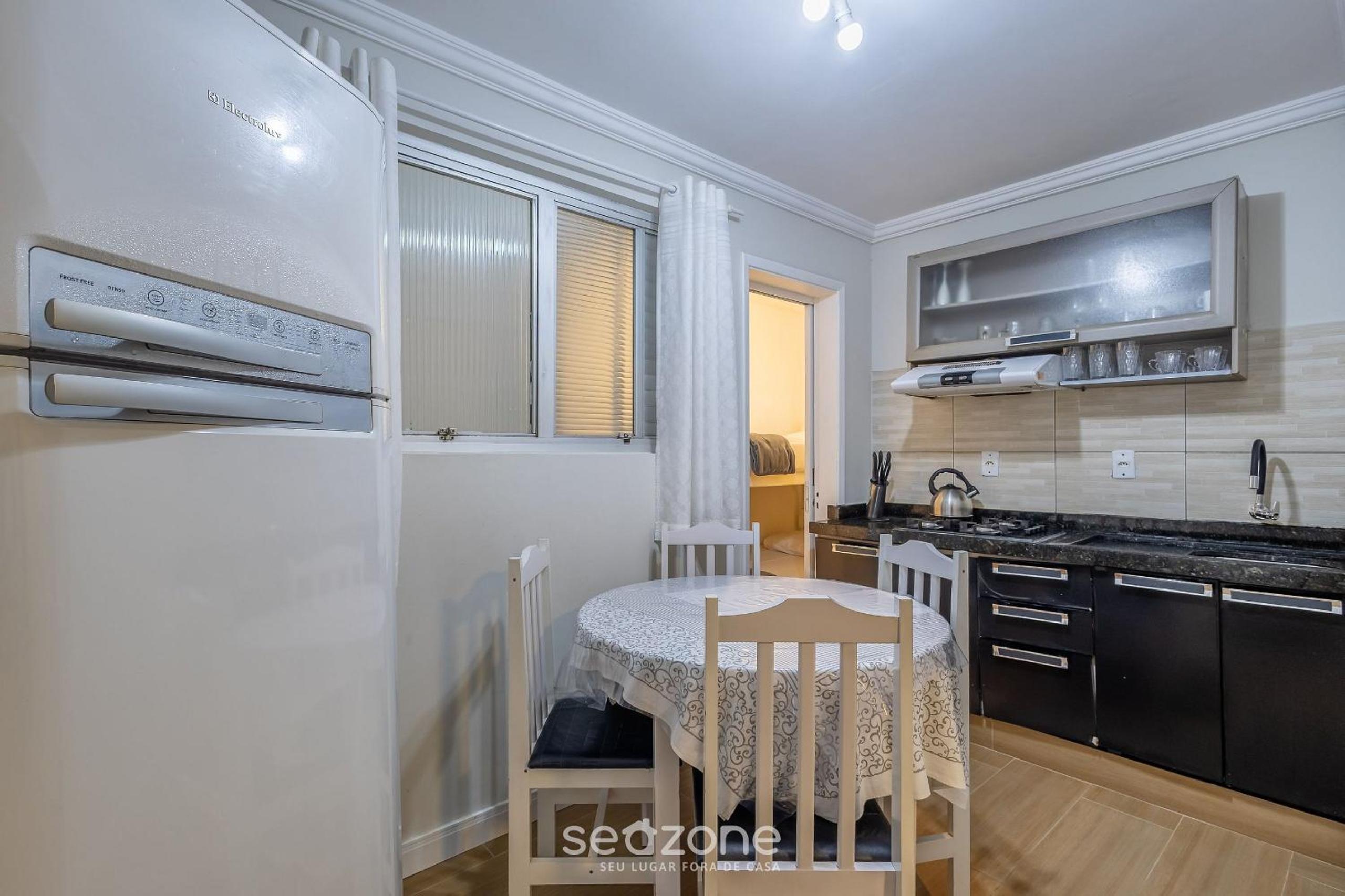 Functional Apt 120m from the Beach in BC | CEC0302
