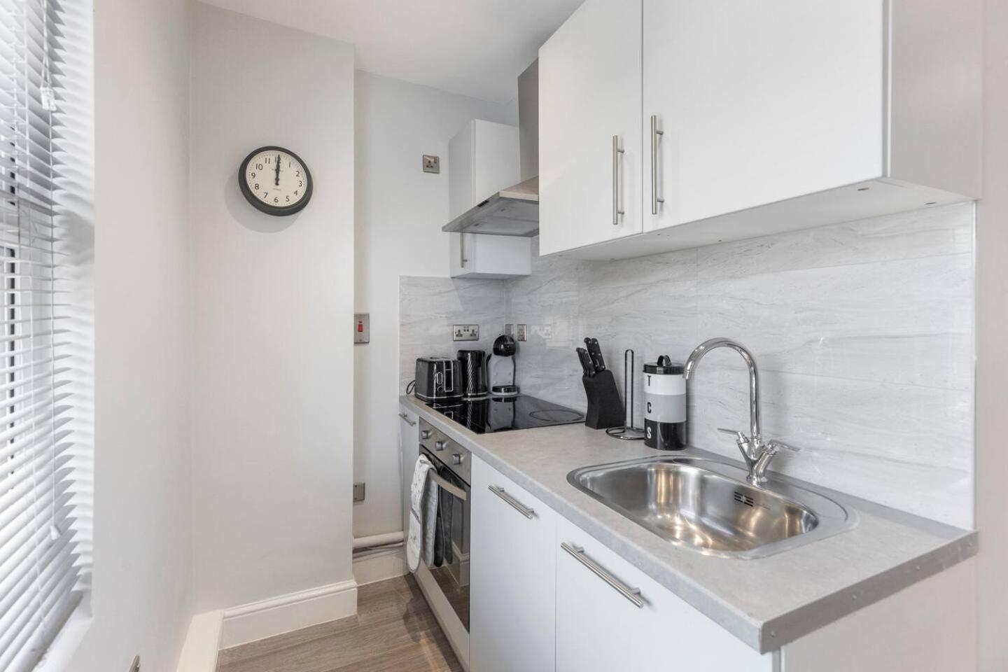 Perfect Flat Next To Highgate Station