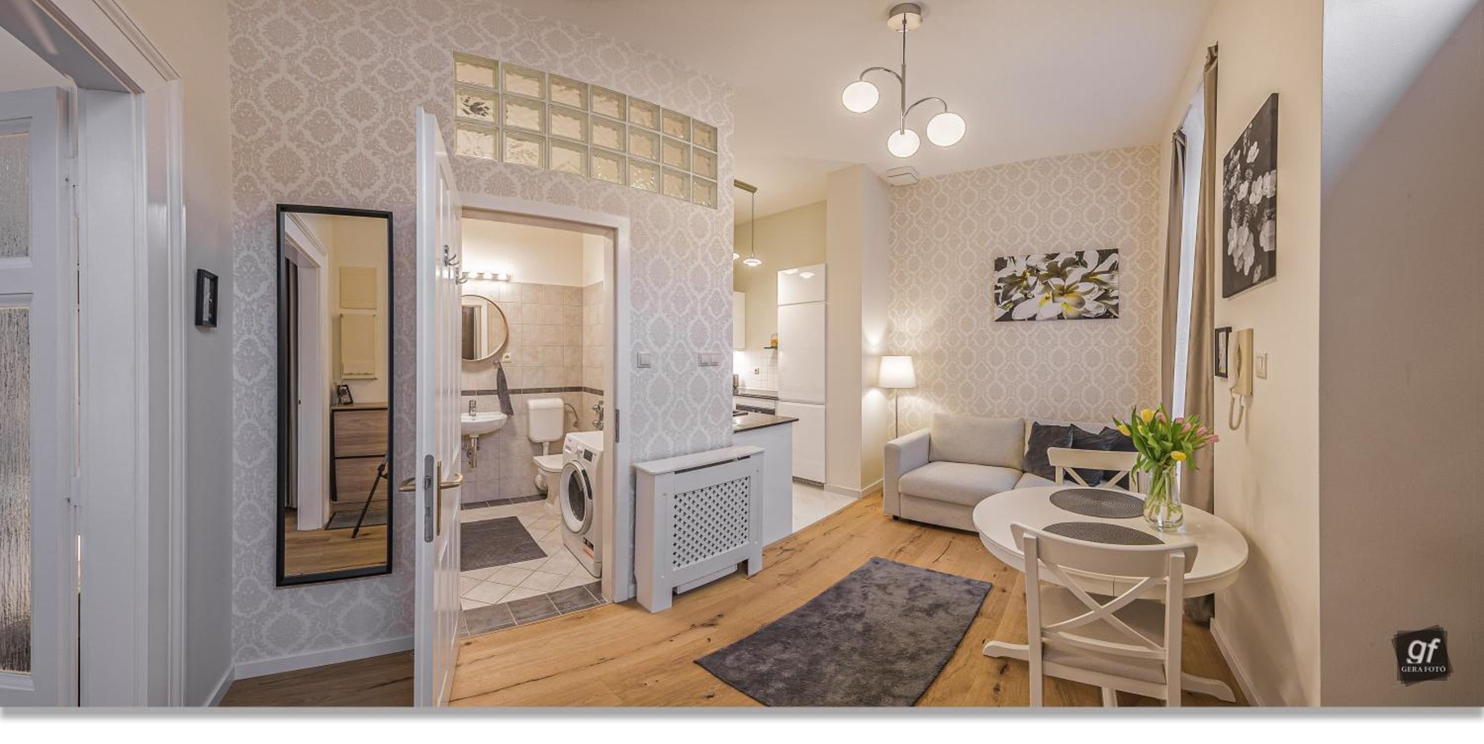 City-Center Apartment with Stylish and Modern Comforts
