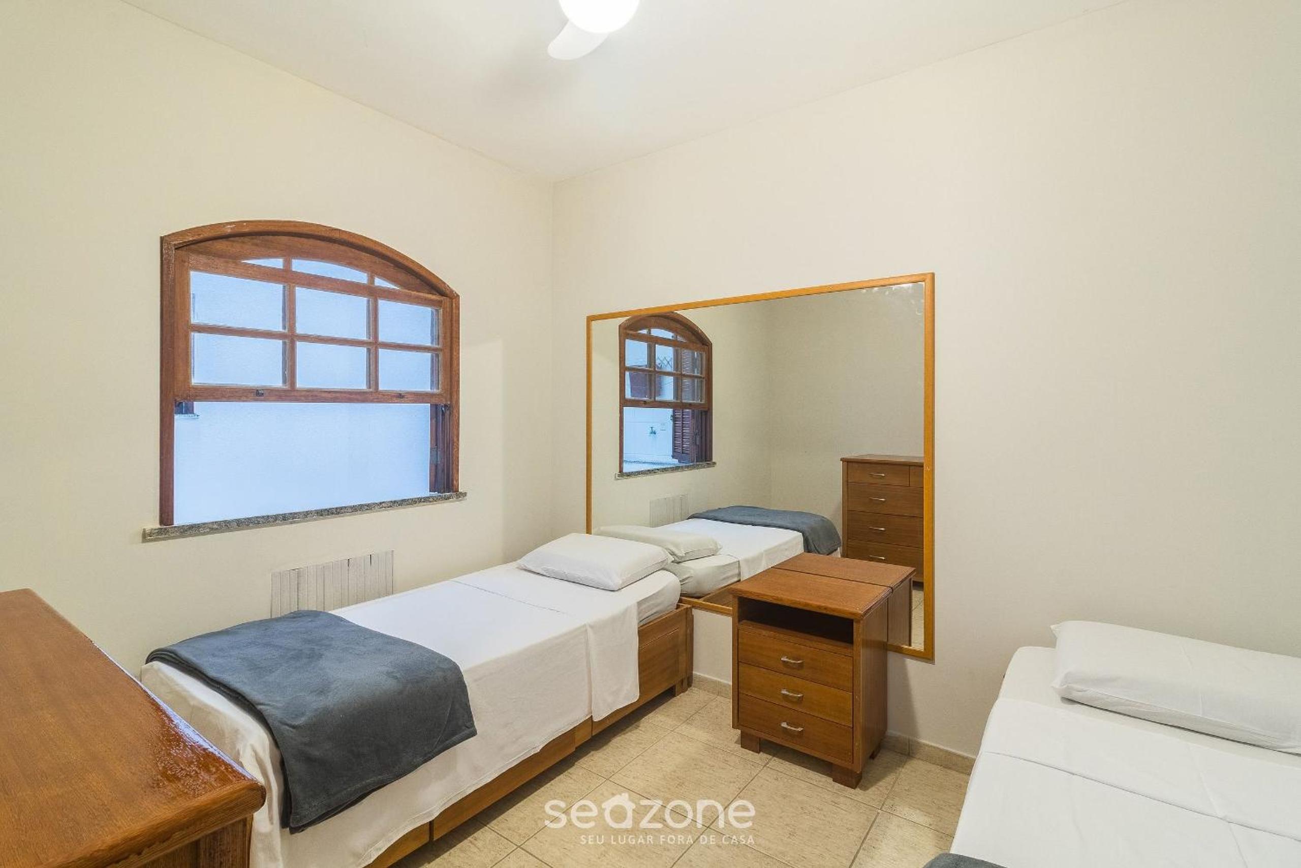 4BR House in Condo w/ Pool NAT0202