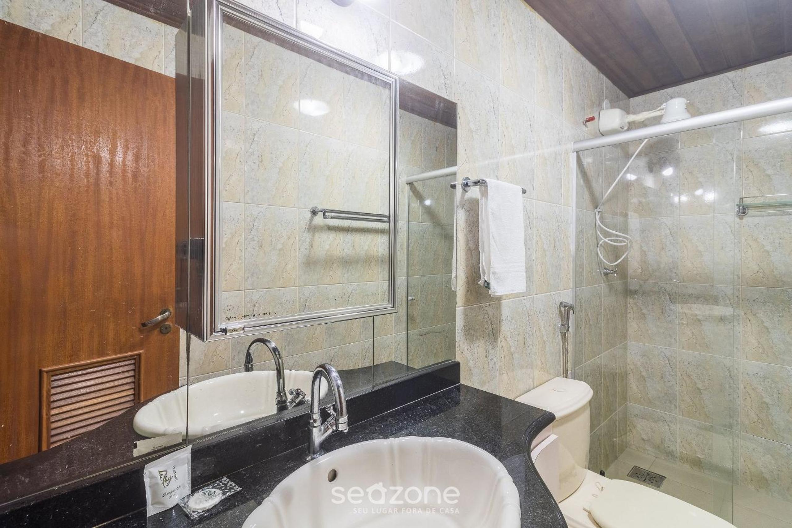 4BR House in Condo w/ Pool NAT0202