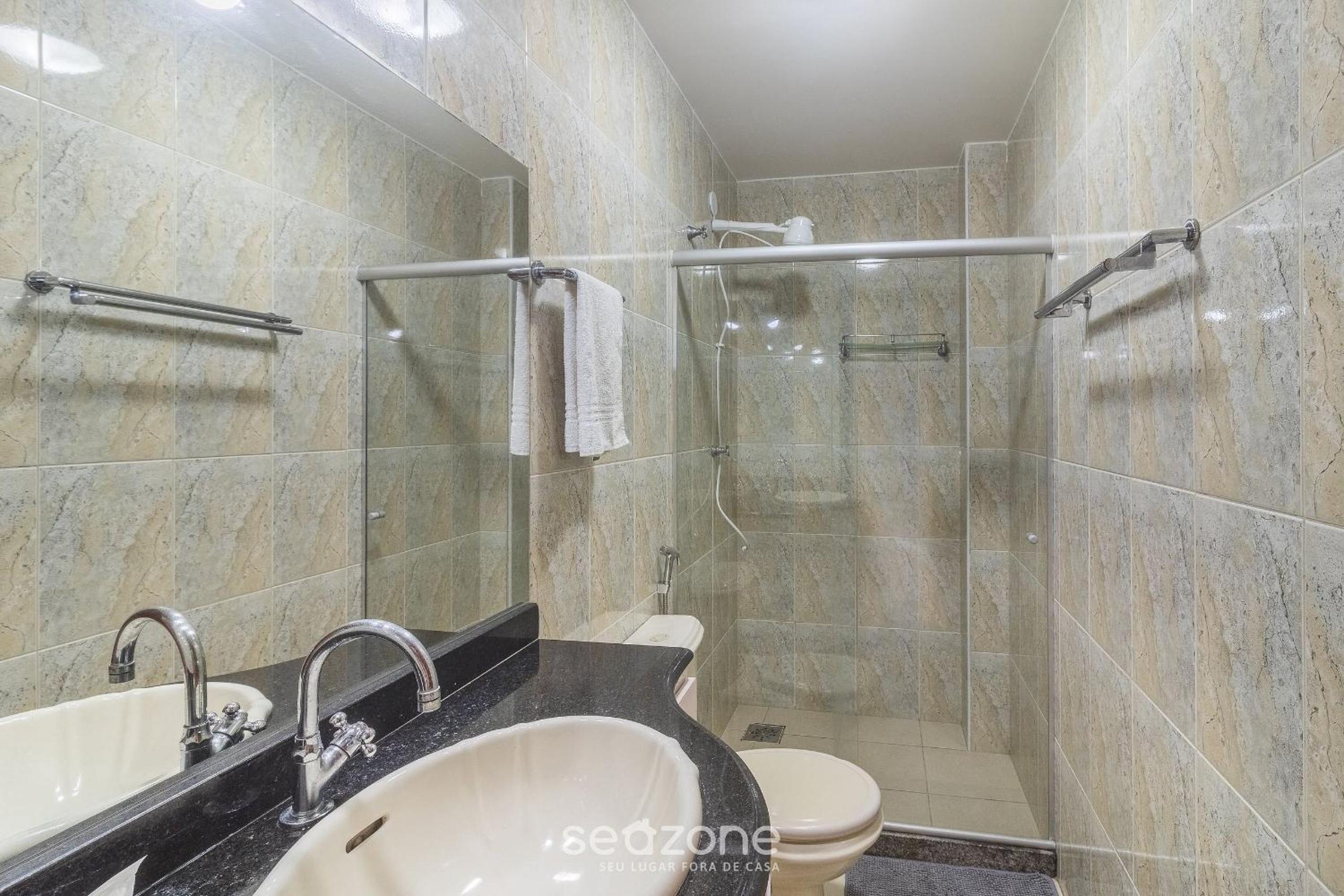 4BR House in Condo w/ Pool NAT0202