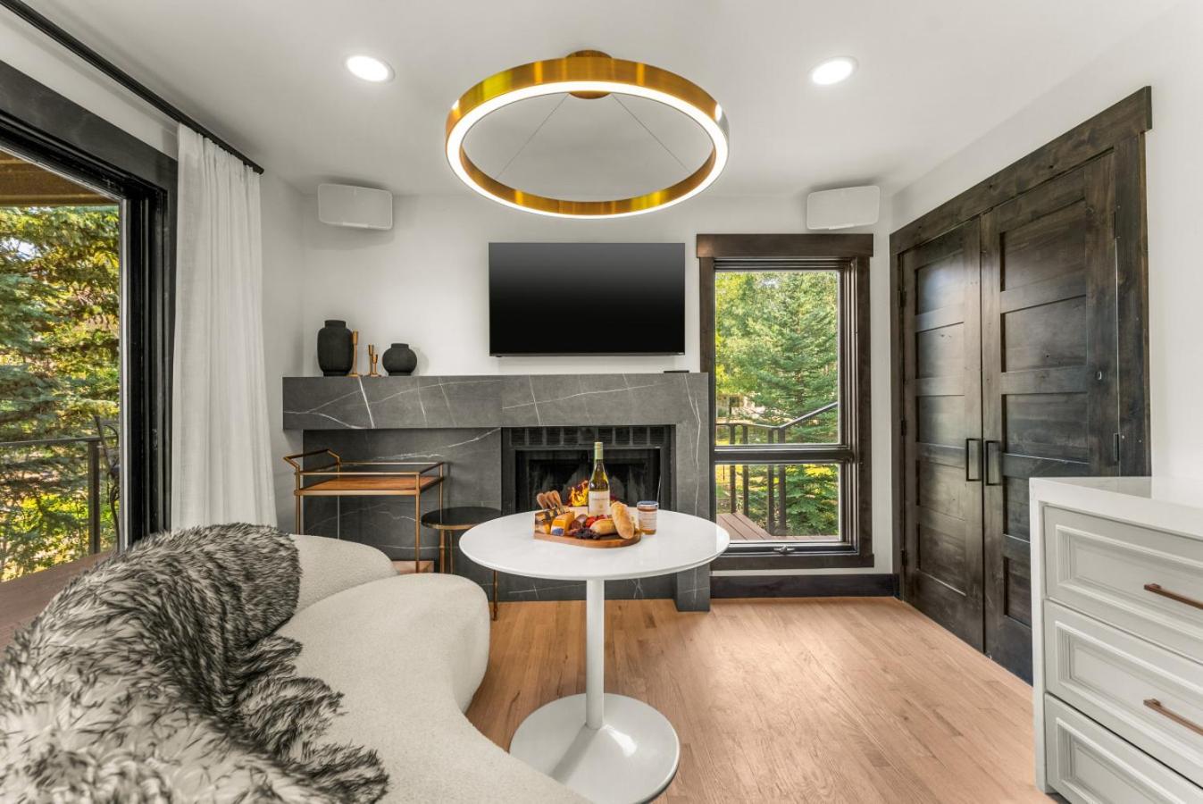 Stonecreek Summit 6BR LUXE Retreat with Hot Tub