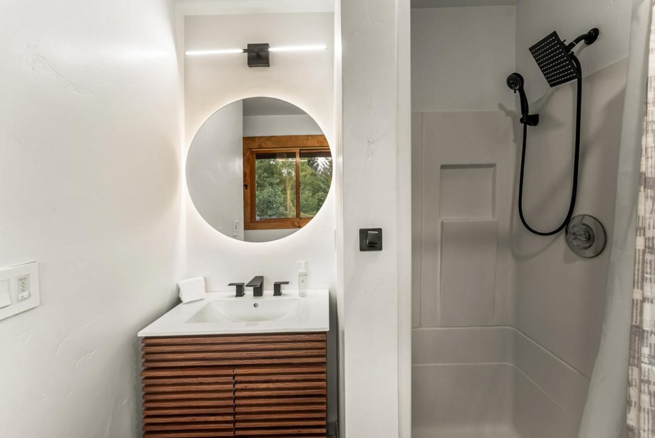 Stonecreek Summit 6BR LUXE Retreat with Hot Tub