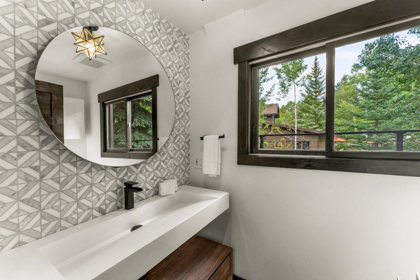 Stonecreek Summit 6BR LUXE Retreat with Hot Tub
