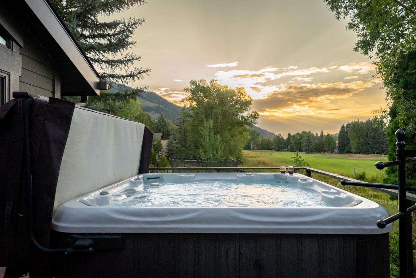 Stonecreek Summit 6BR LUXE Retreat with Hot Tub