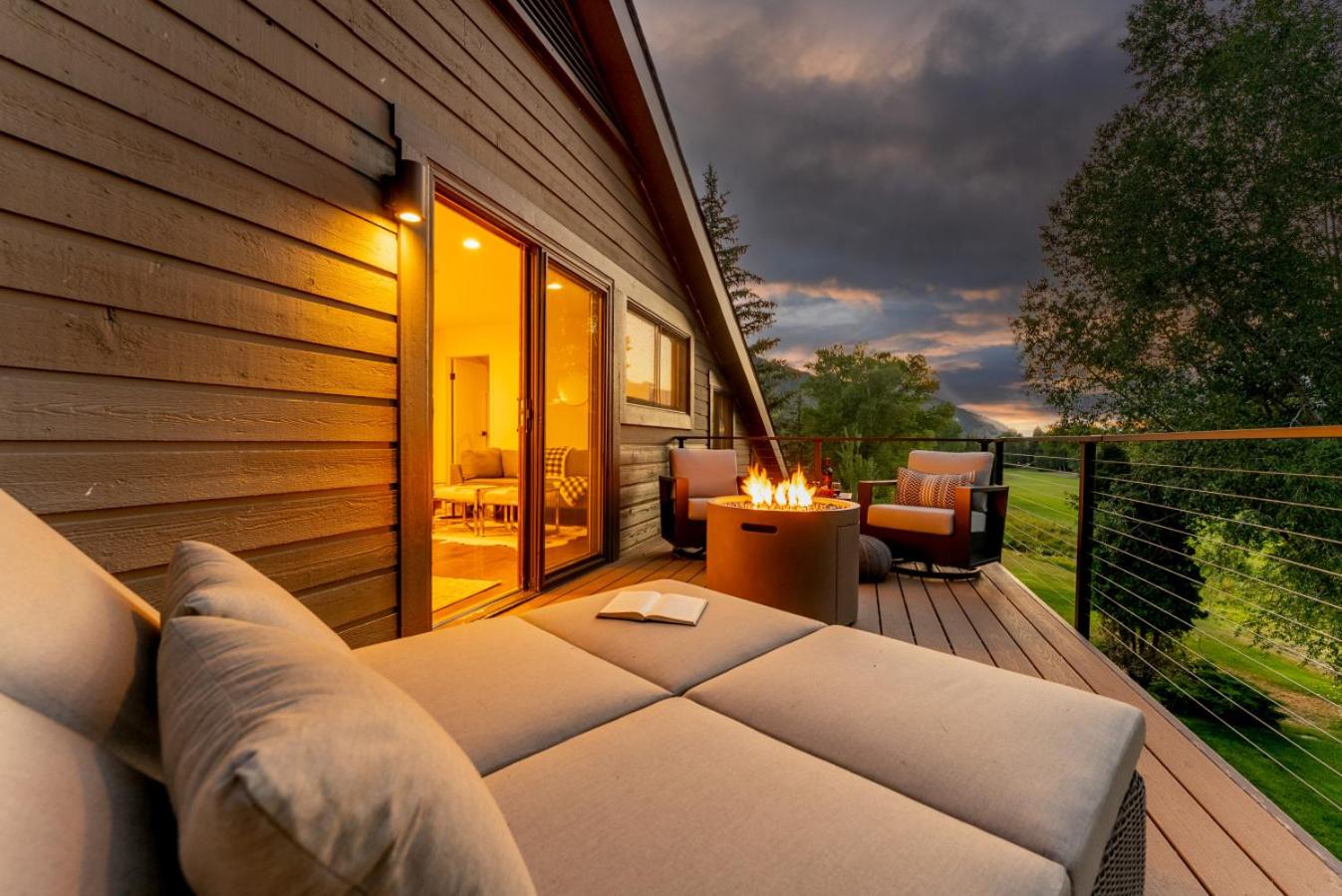 Stonecreek Summit 6BR LUXE Retreat with Hot Tub