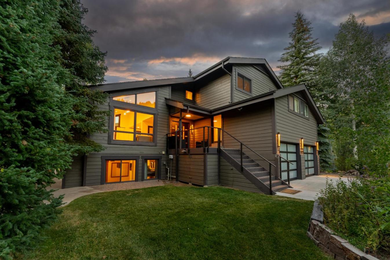 Stonecreek Summit 6BR LUXE Retreat with Hot Tub
