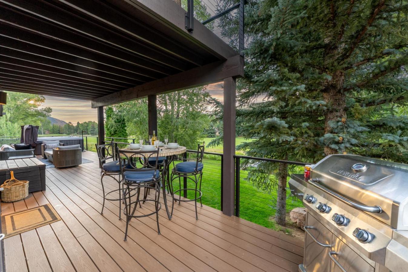 Stonecreek Summit 6BR LUXE Retreat with Hot Tub
