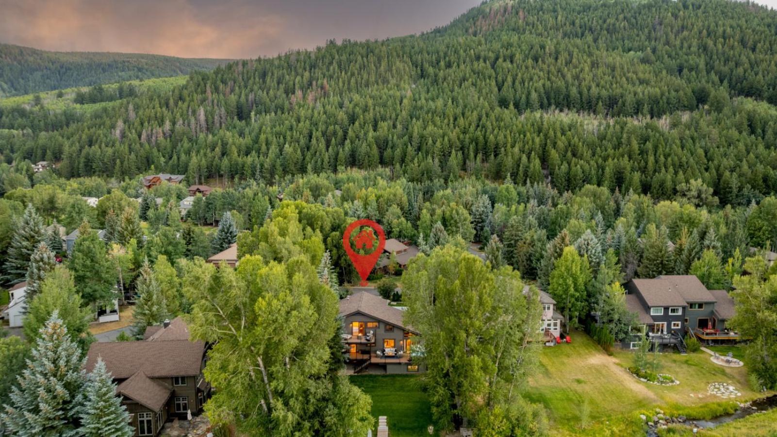 Stonecreek Summit 6BR LUXE Retreat with Hot Tub
