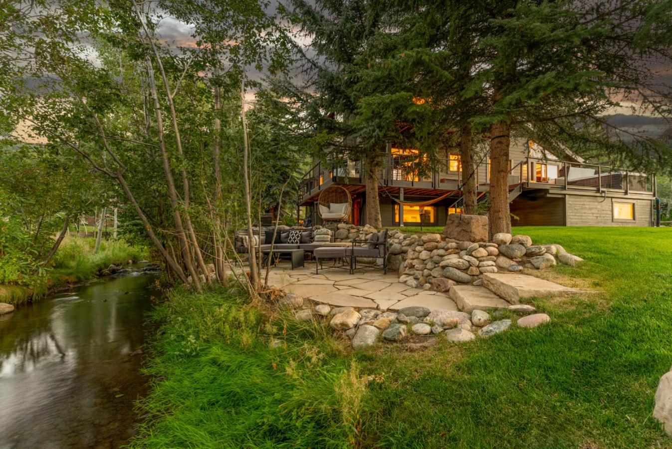 Stonecreek Summit 6BR LUXE Retreat with Hot Tub