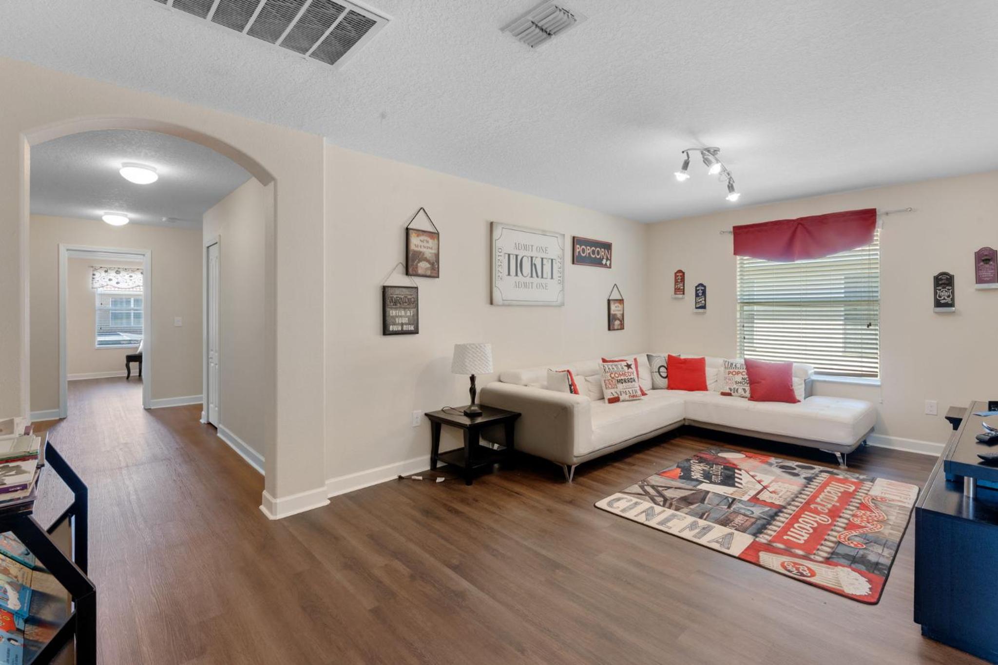 6 Bedrooms 5 Bath home in the beautiful Paradise Palms Resort