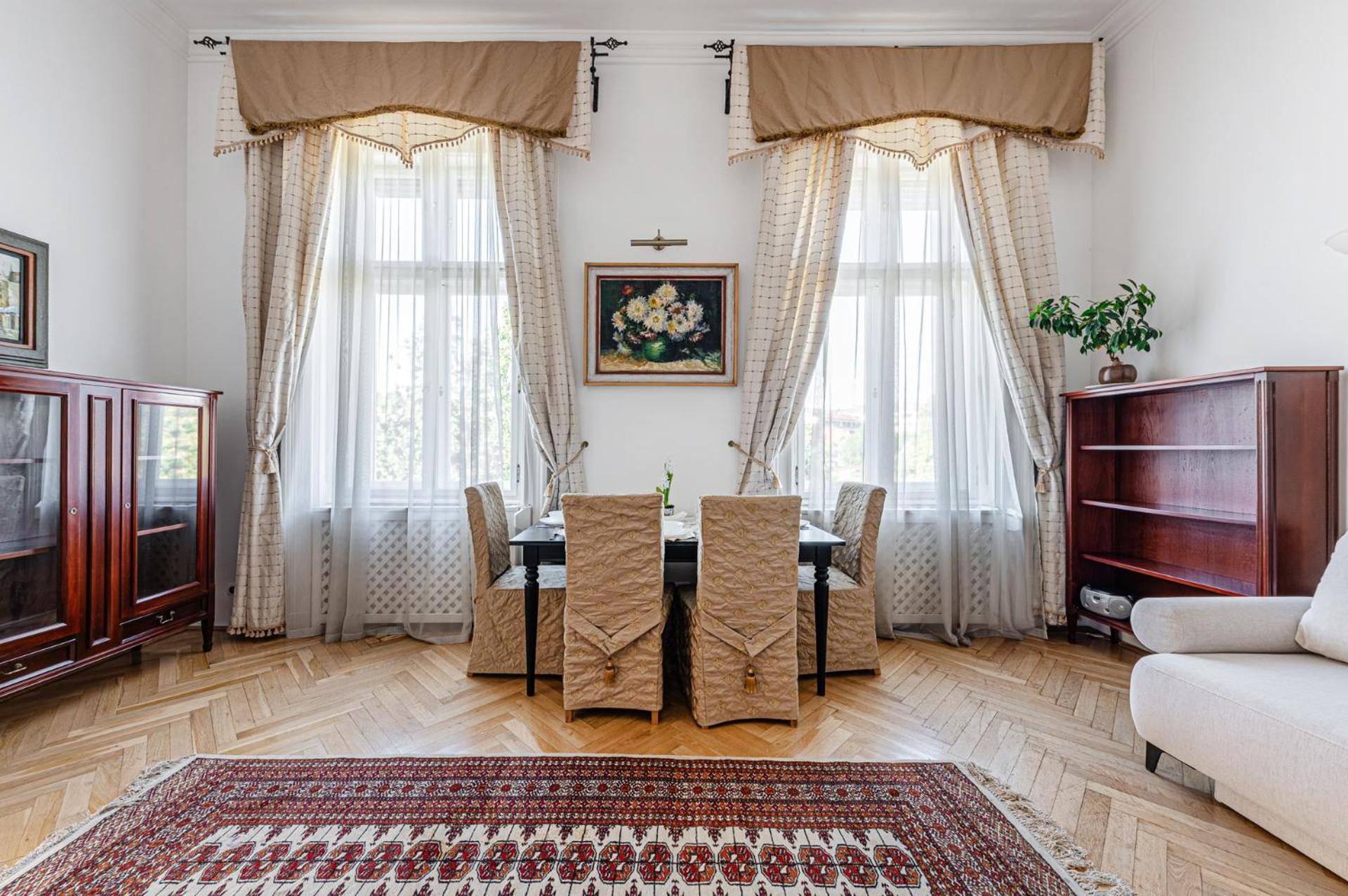 Budapest Classic Charm 2BR Cornertub SmartTV