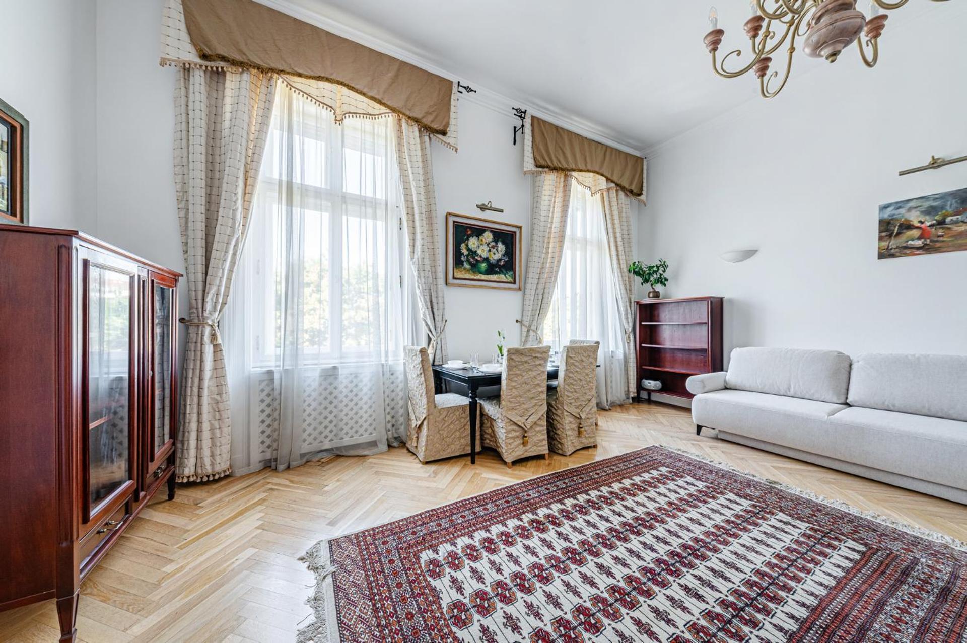 Budapest Classic Charm 2BR Cornertub SmartTV