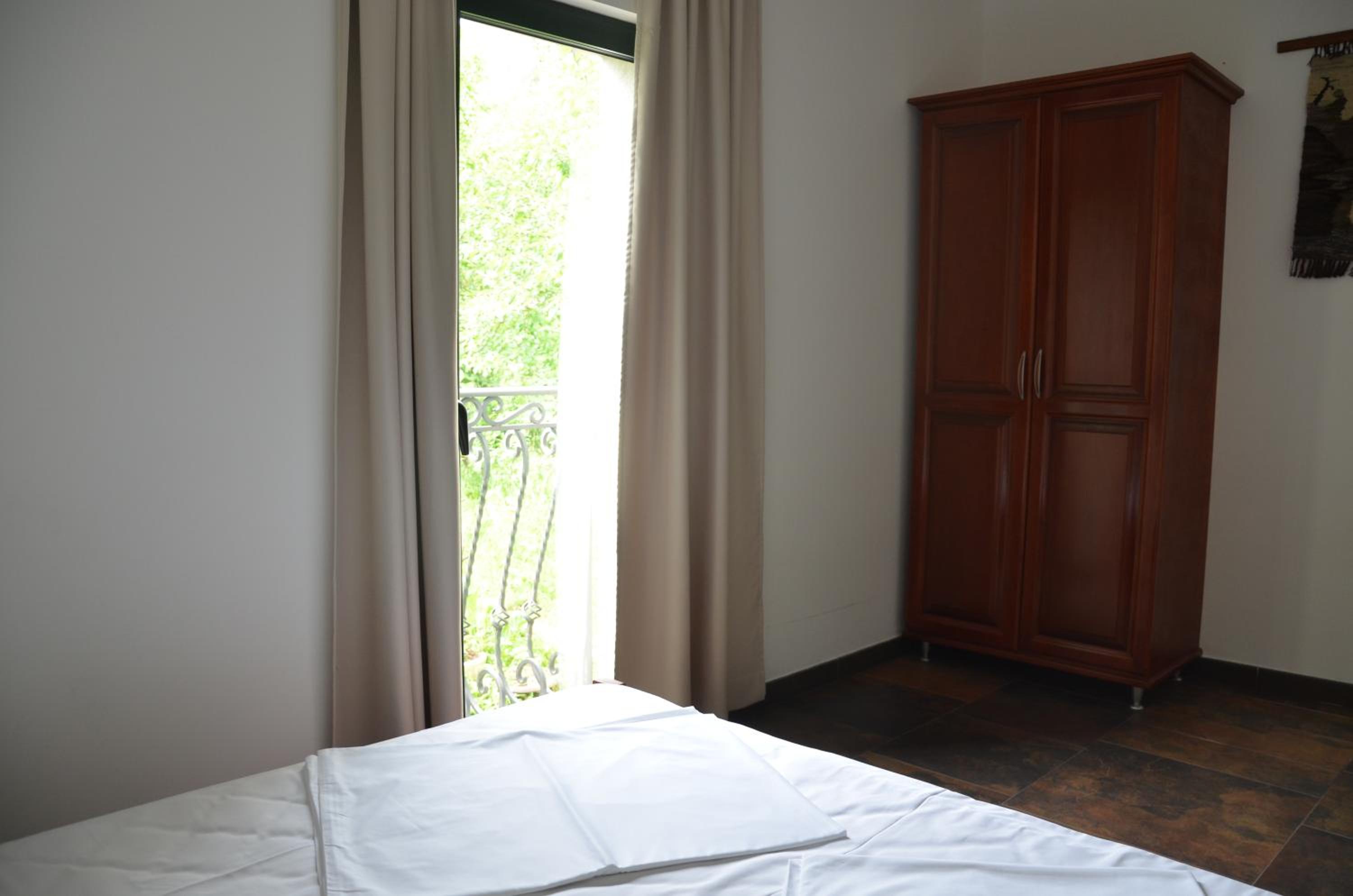 Lero Apartments