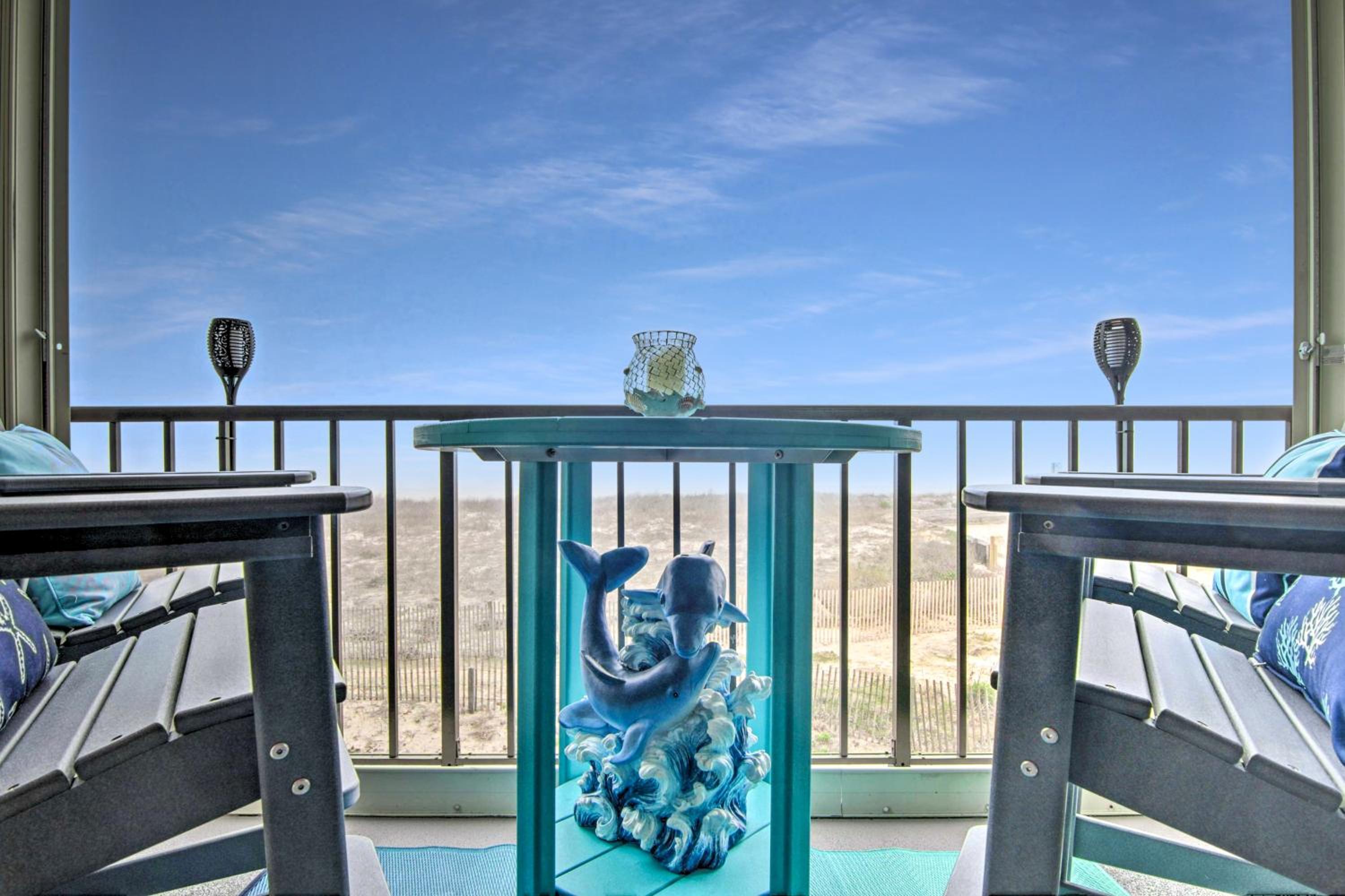 BeachBox I - The One with Incredible Sunrises - Couple's Retreat - East Winds 202