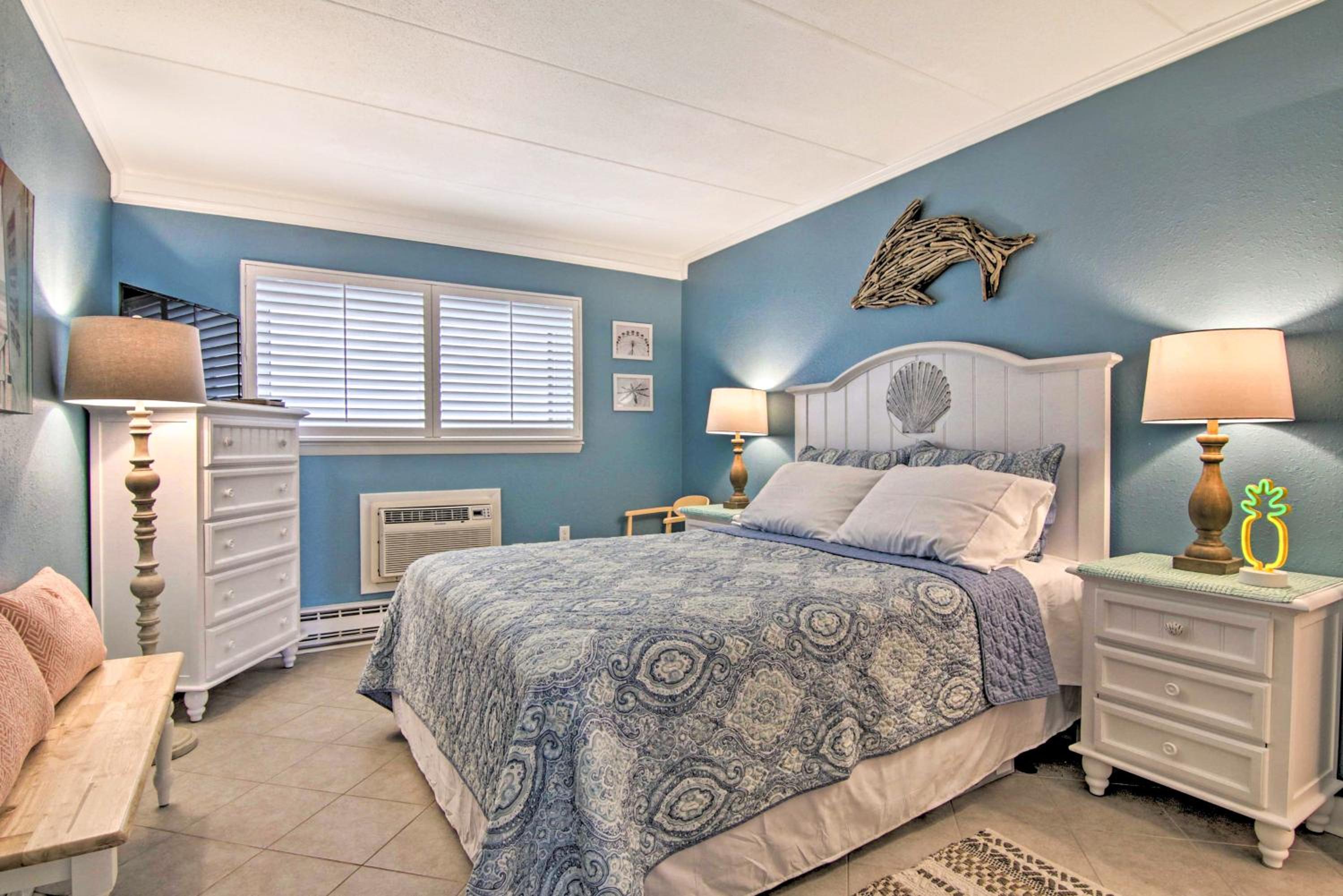 BeachBox I - The One with Incredible Sunrises - Couple's Retreat - East Winds 202
