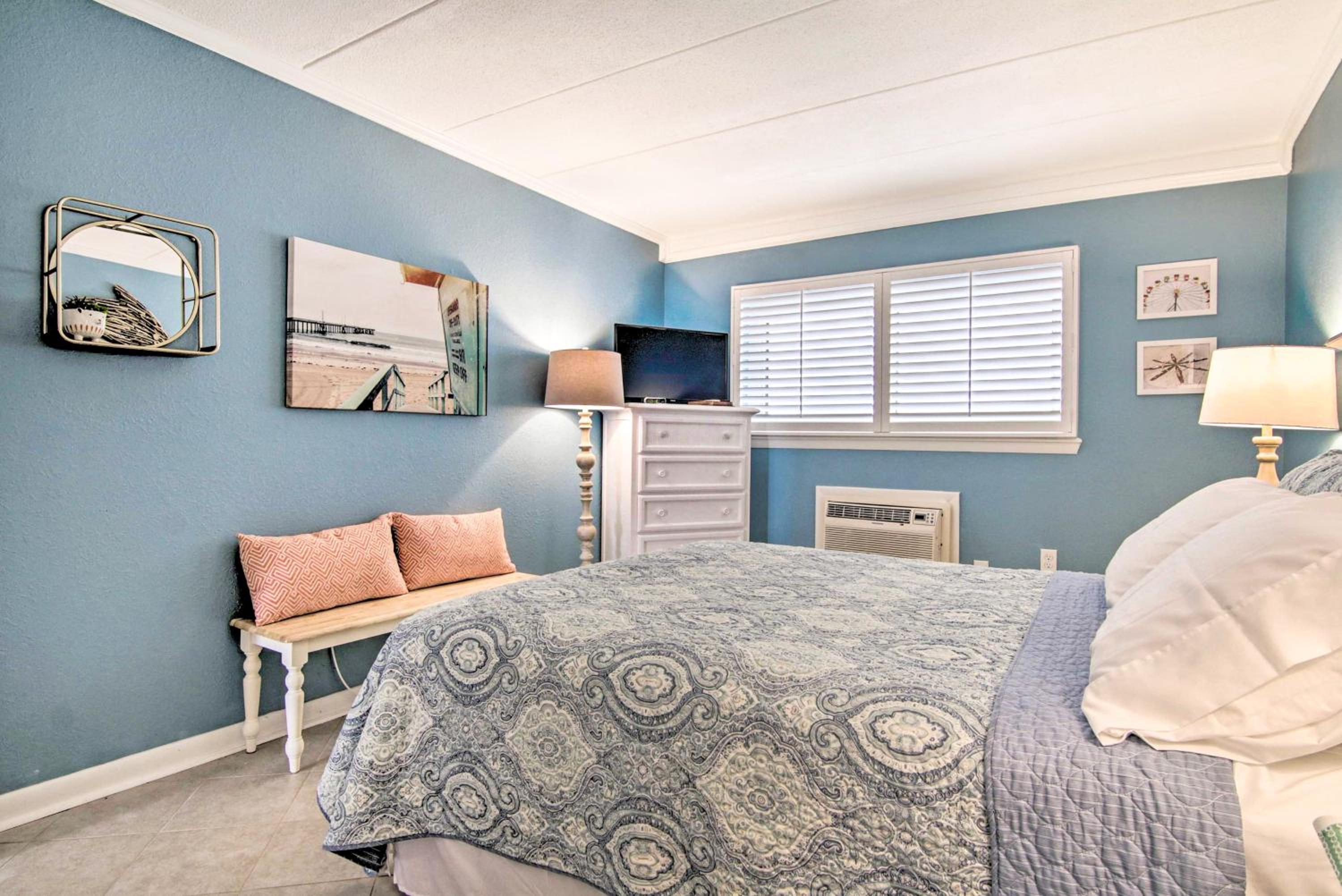BeachBox I - The One with Incredible Sunrises - Couple's Retreat - East Winds 202