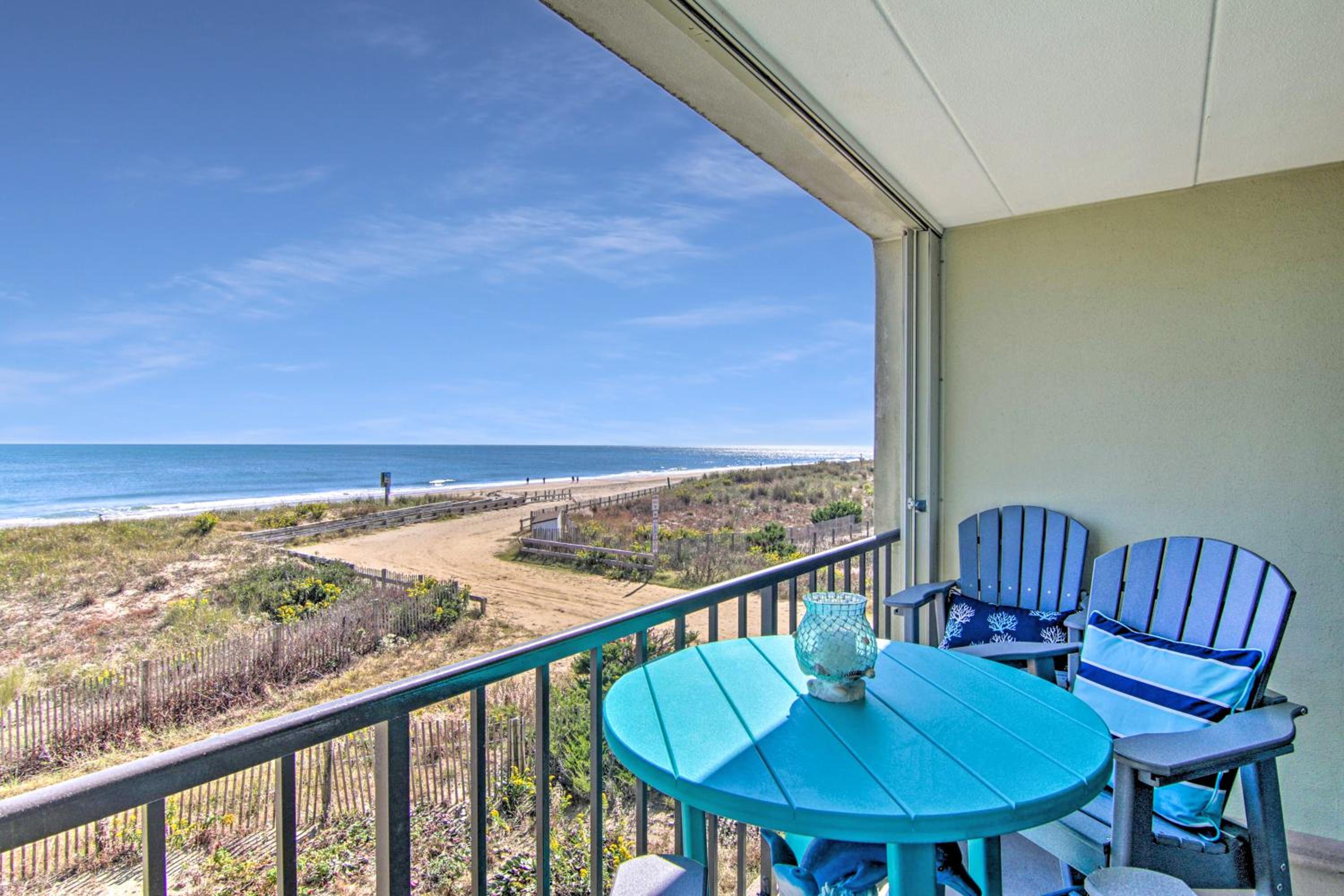 BeachBox I - The One with Incredible Sunrises - Couple's Retreat - East Winds 202