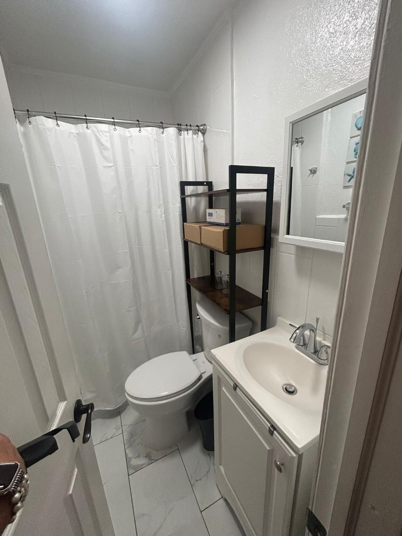 Beach 2BR Villa Sleeps 4 Trendy & Luxe