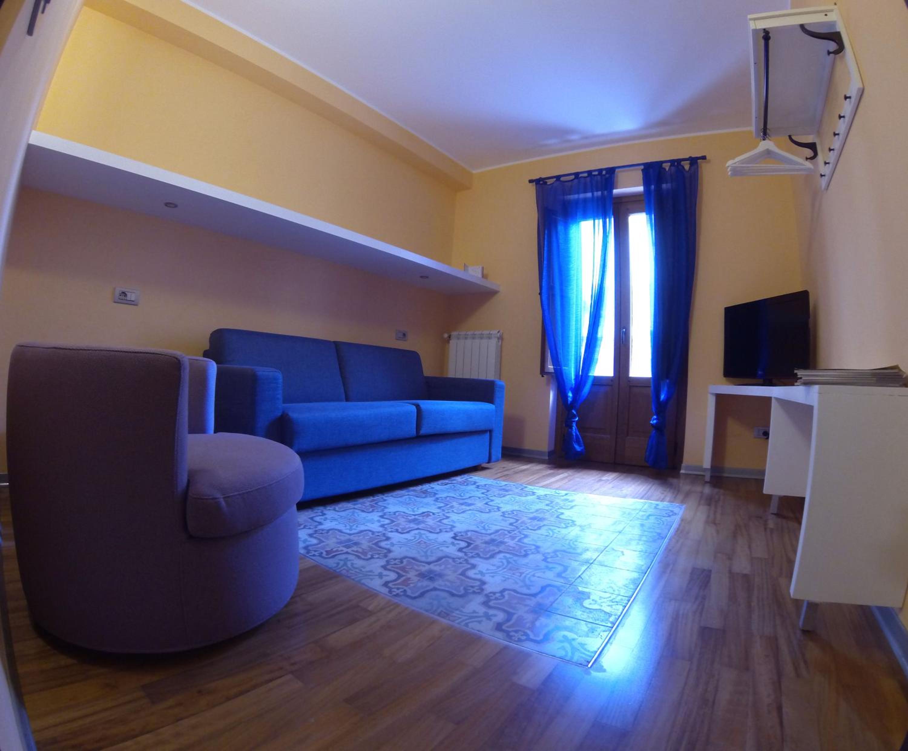 Case Spazioscena - Euterpe en Castelbuono — hotel room