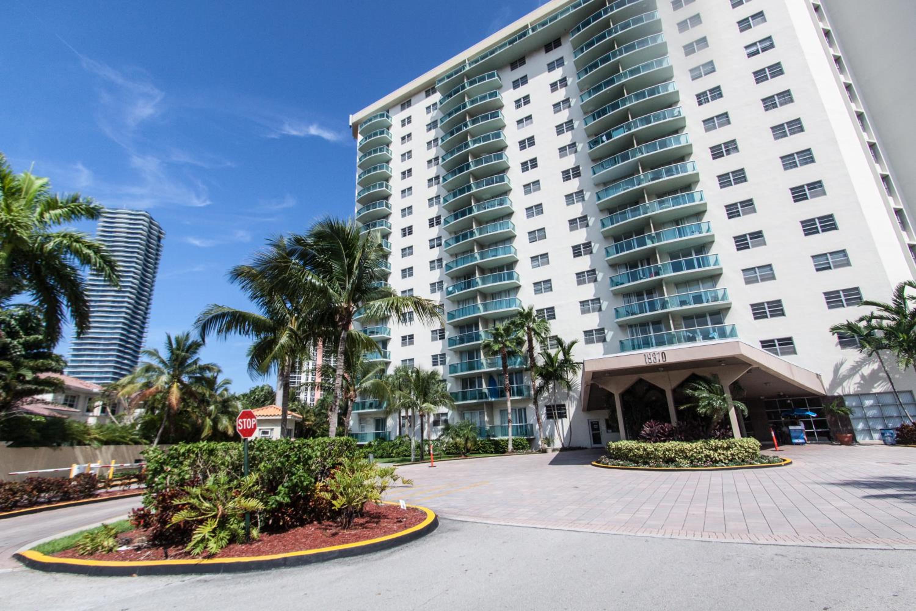 Ocean Reserve Luxury Condos Across from Sunny Isles Beach
