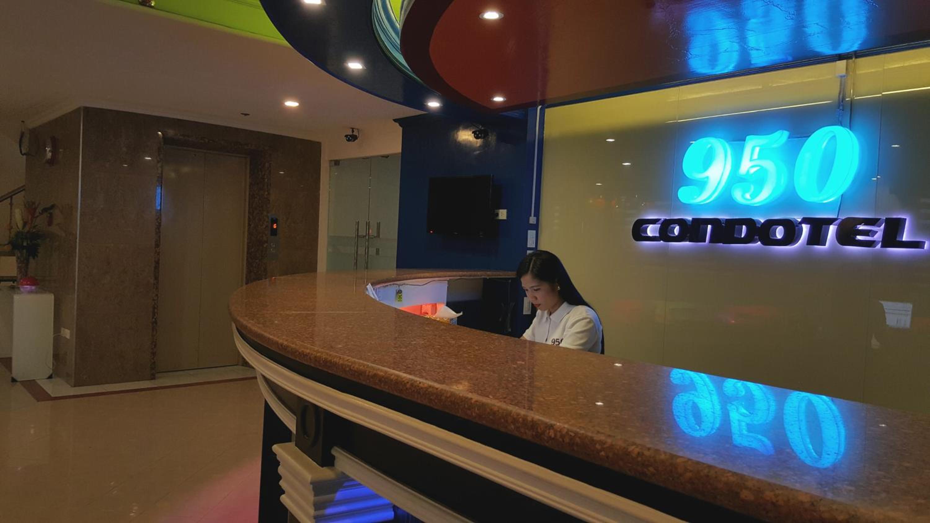 950 Condotel, Angeles - 16