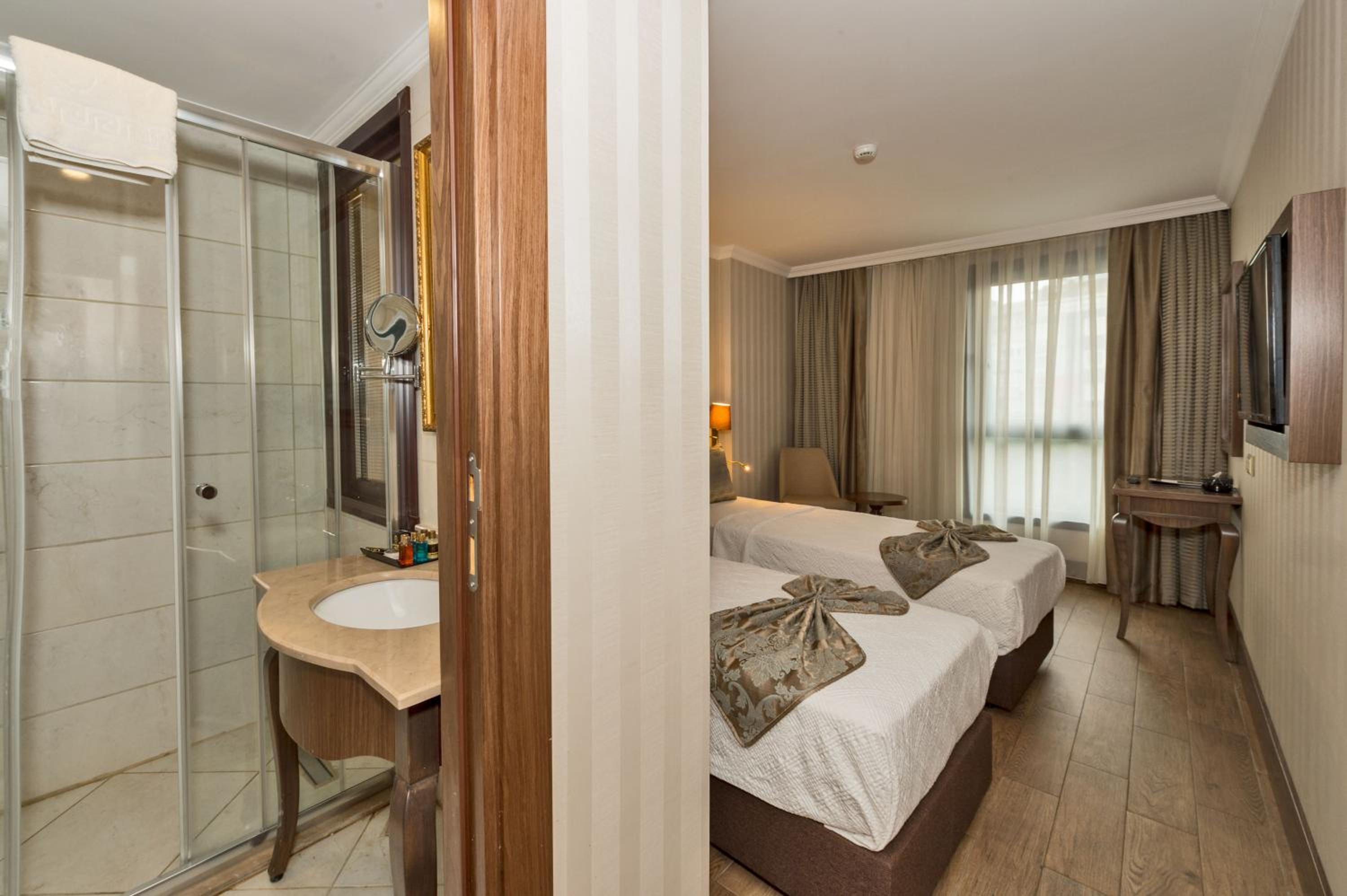 The Central Otel - Image 42