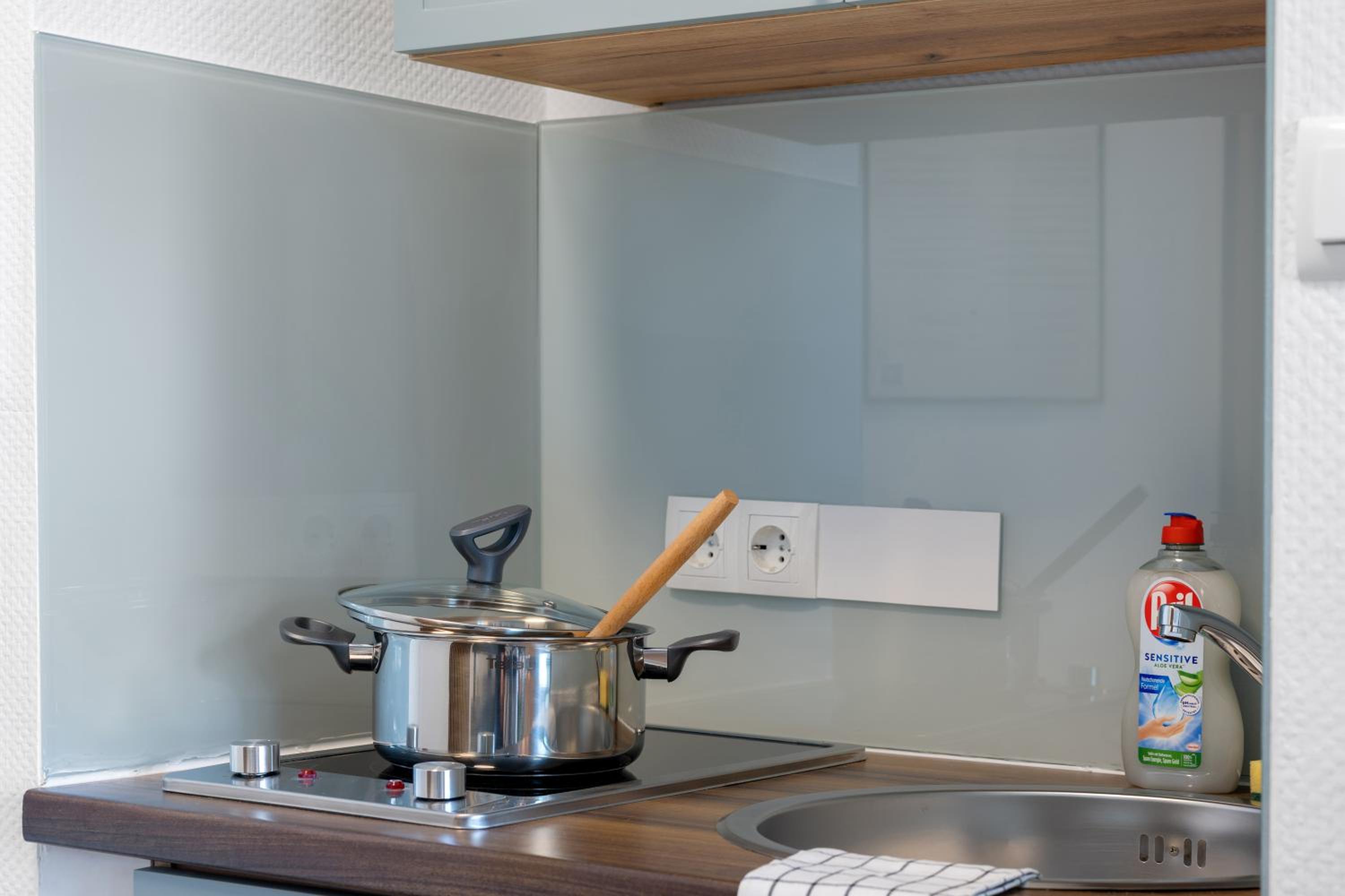 Penthouse Apartment - 10 min to Cologne & Parking