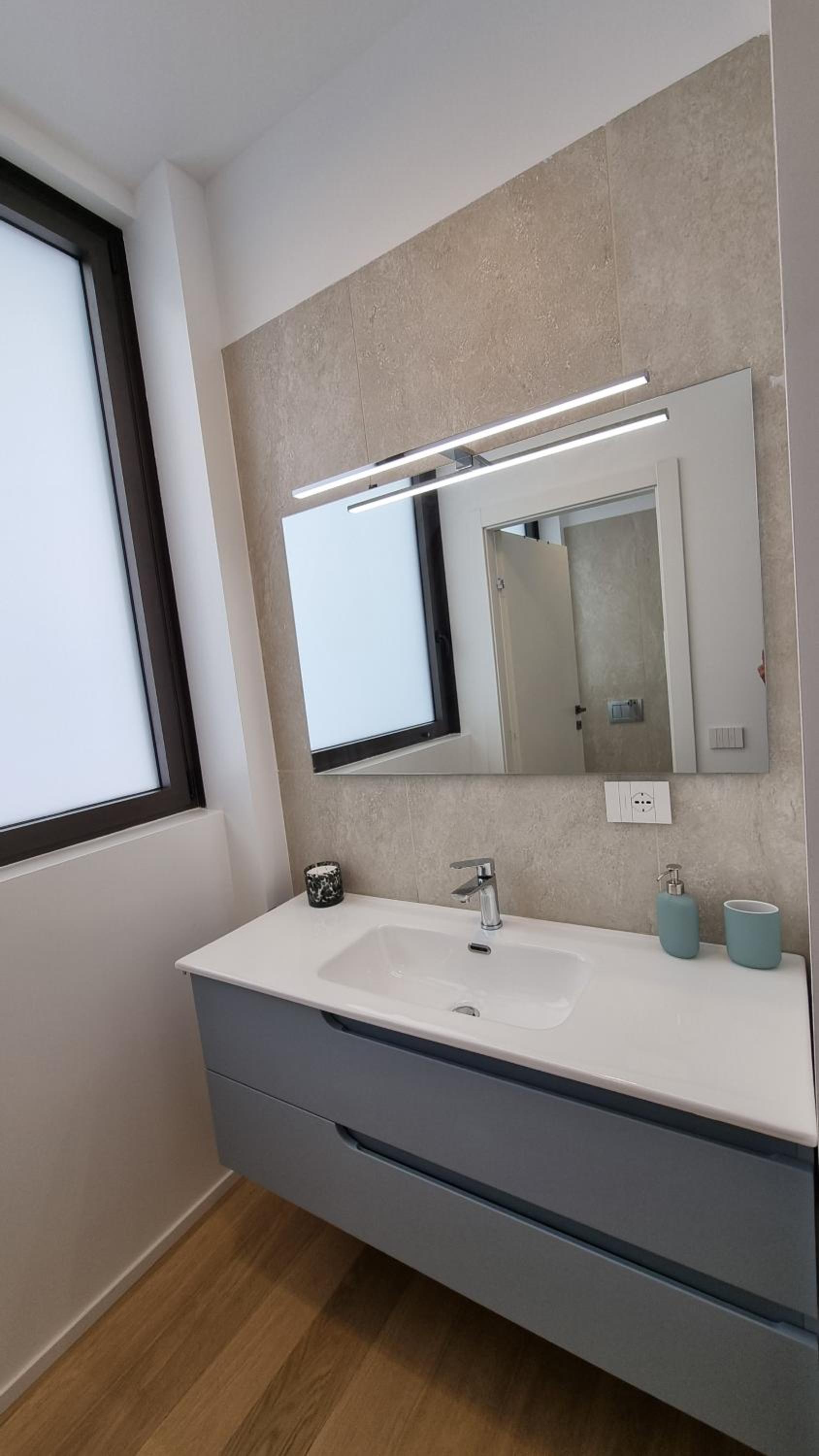 Vytalea - Trilocale moderno con patio e doppi servizi, vicino M4 - Modern apartment 2-Bedroom with Patio & Two Bathrooms, near Metro M4