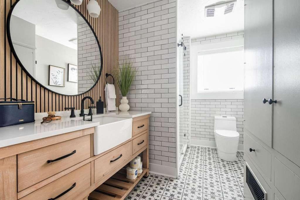 The Bank on Main St - Luxury Historic Suite on Main Street!