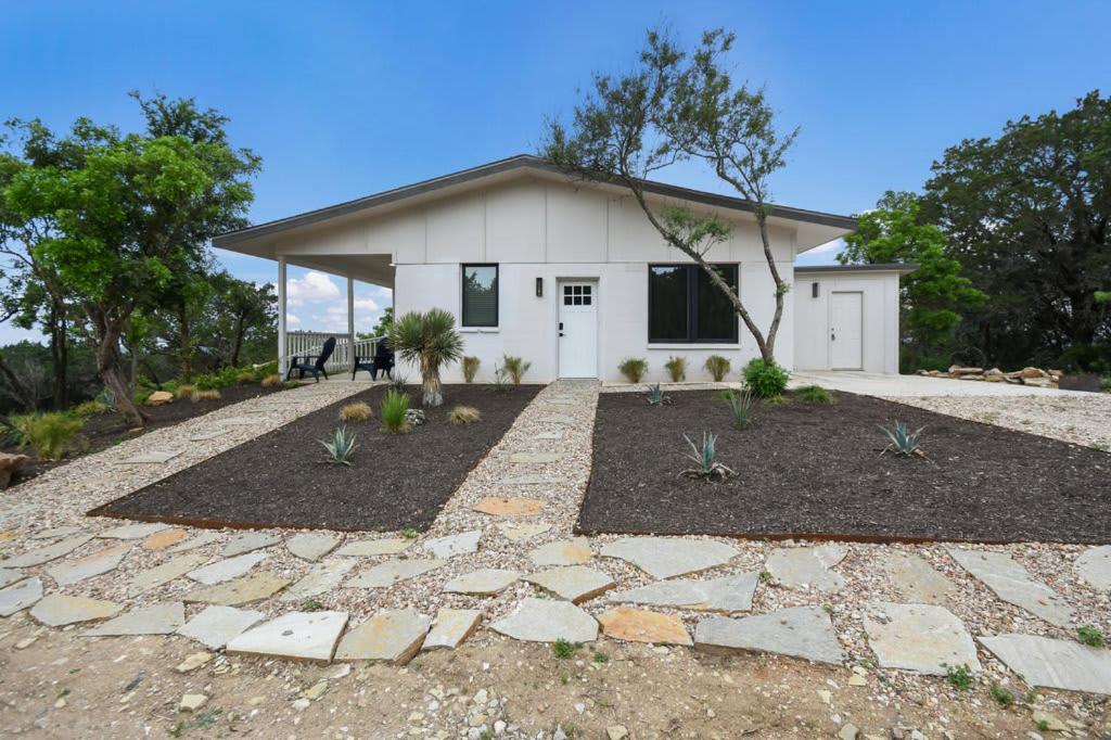 Lake Buchanan Retreat w/Hot-Tub