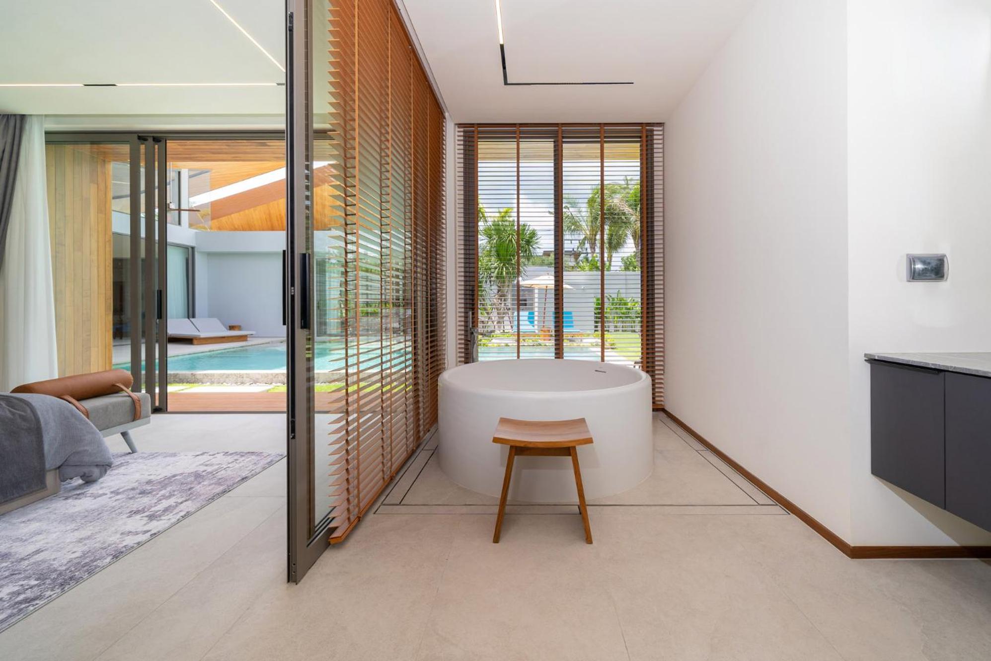 Modern 4BR Private Pool Villa near Bangtao Beach- Zenithy A2 by Warm Plus