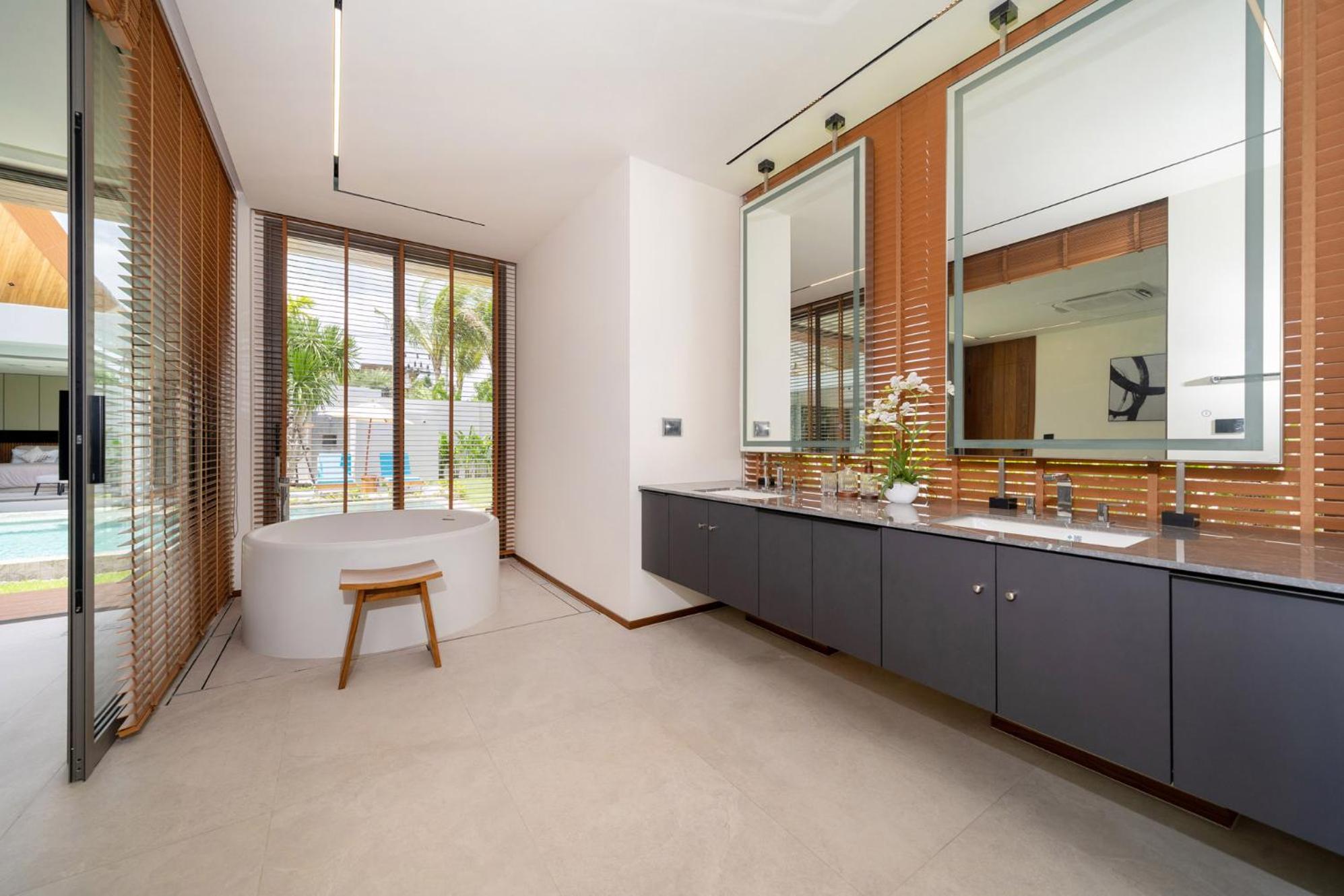 Modern 4BR Private Pool Villa near Bangtao Beach- Zenithy A2 by Warm Plus