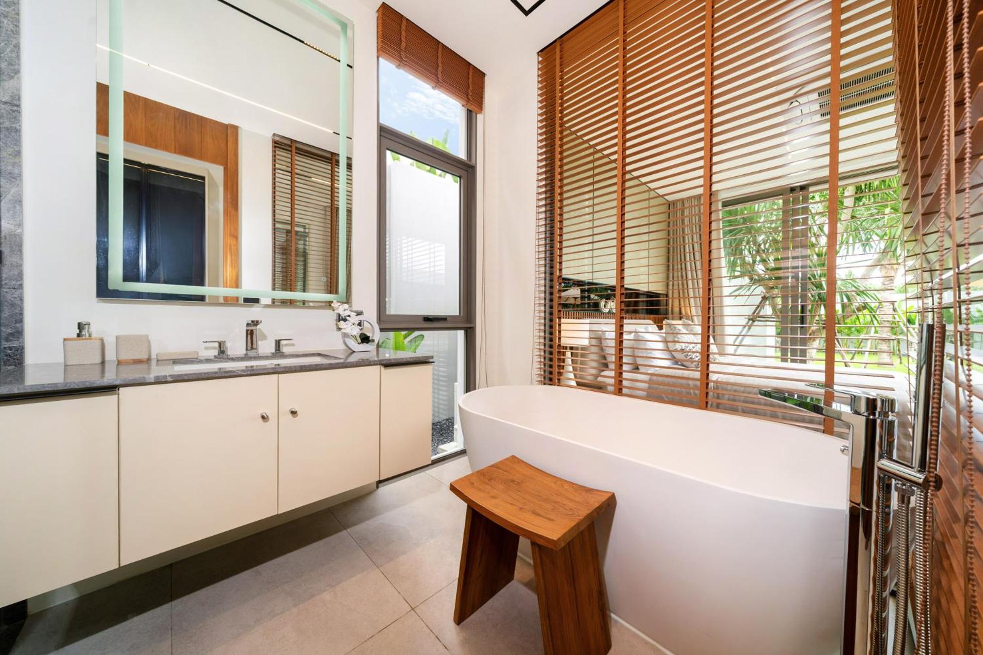 Modern 4BR Private Pool Villa near Bangtao Beach- Zenithy A2 by Warm Plus