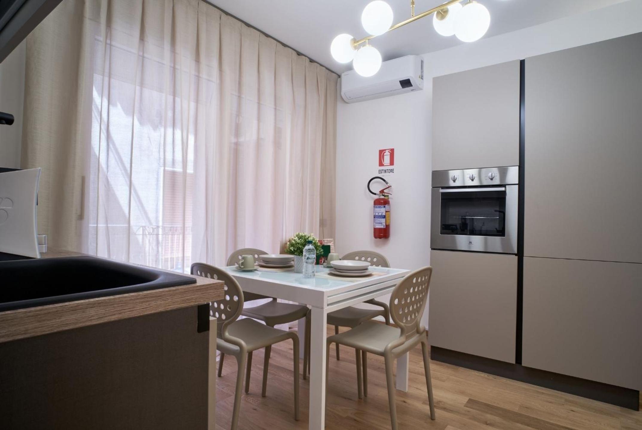 Antifemo - Cairoli Apartments