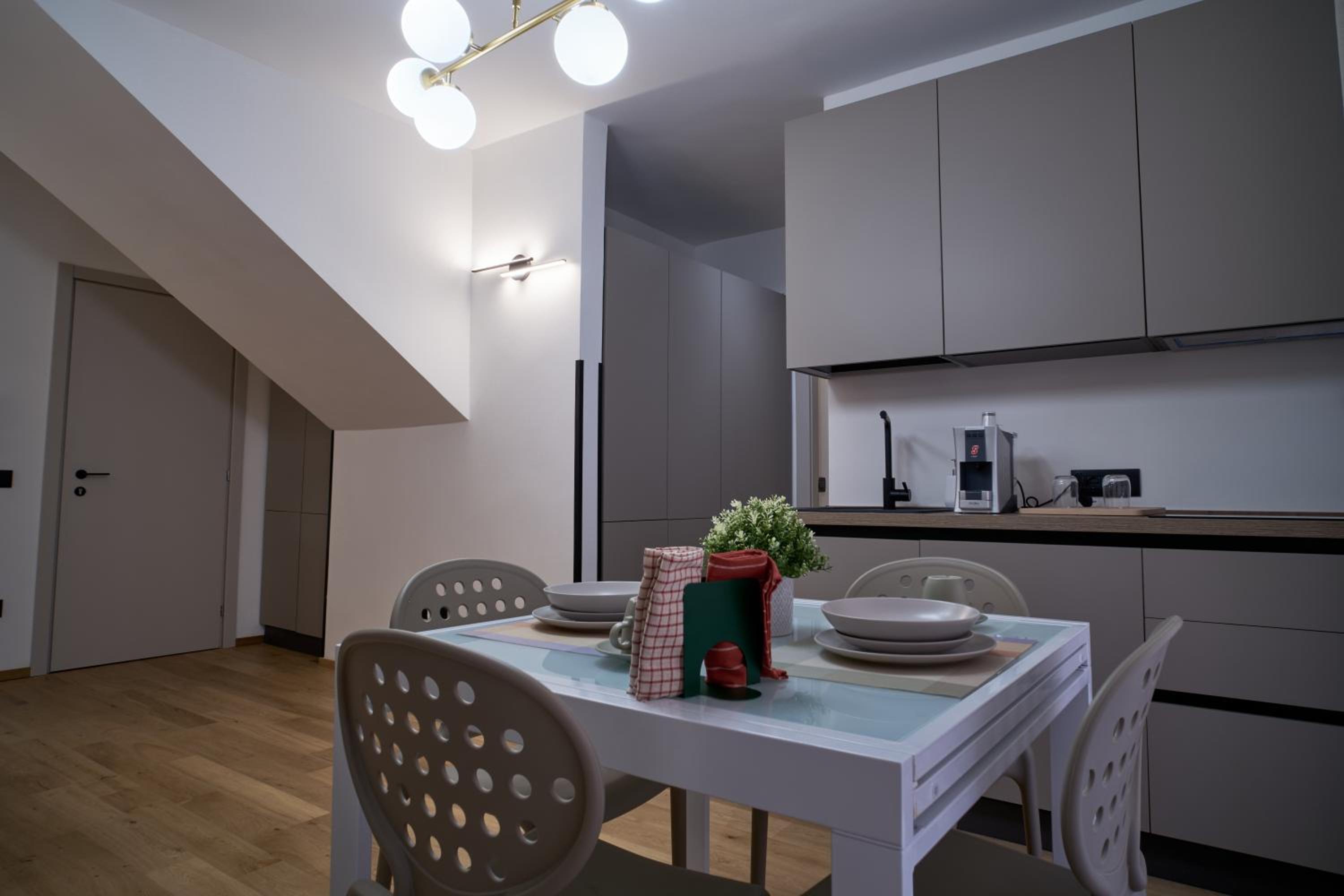 Antifemo - Cairoli Apartments