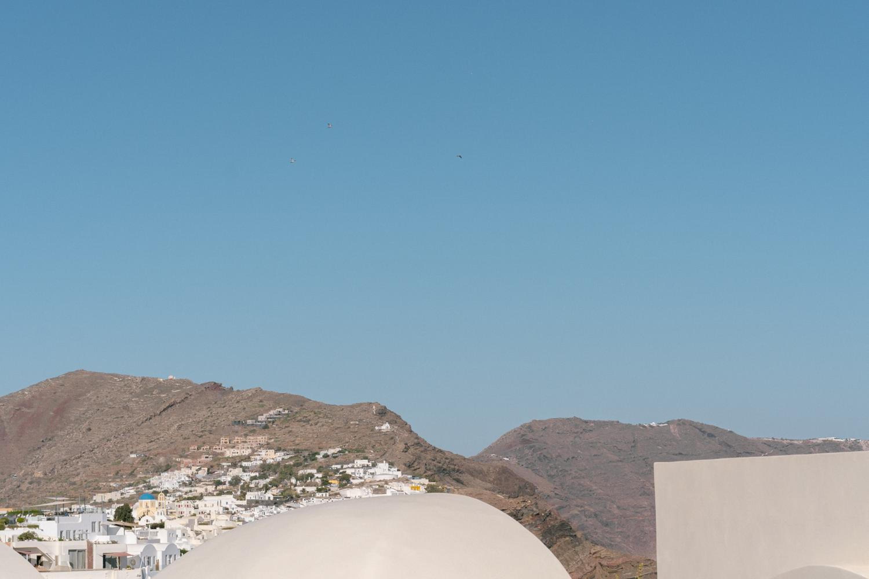 Anemos Caldera Oia