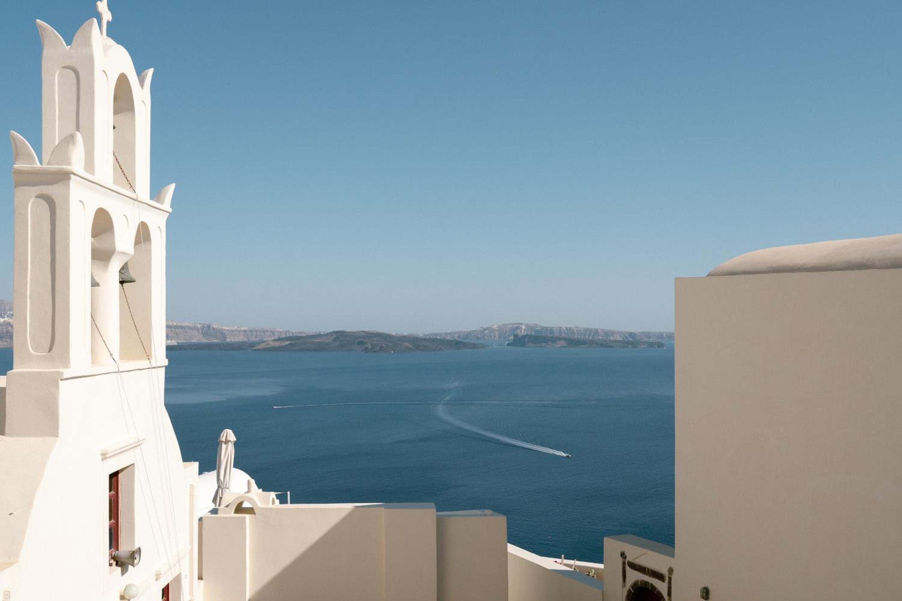 Anemos Caldera Oia