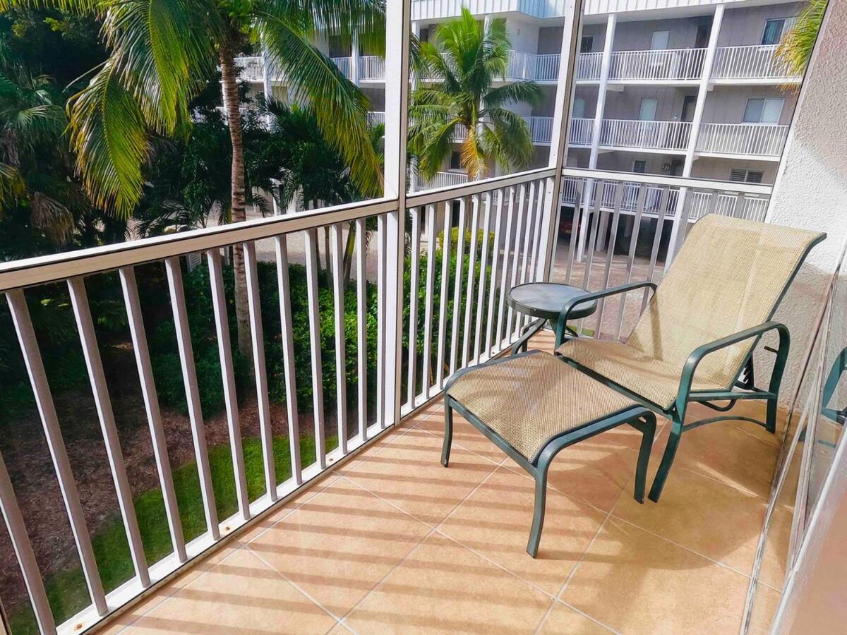 Island Beach Club - steps to the Gulf!