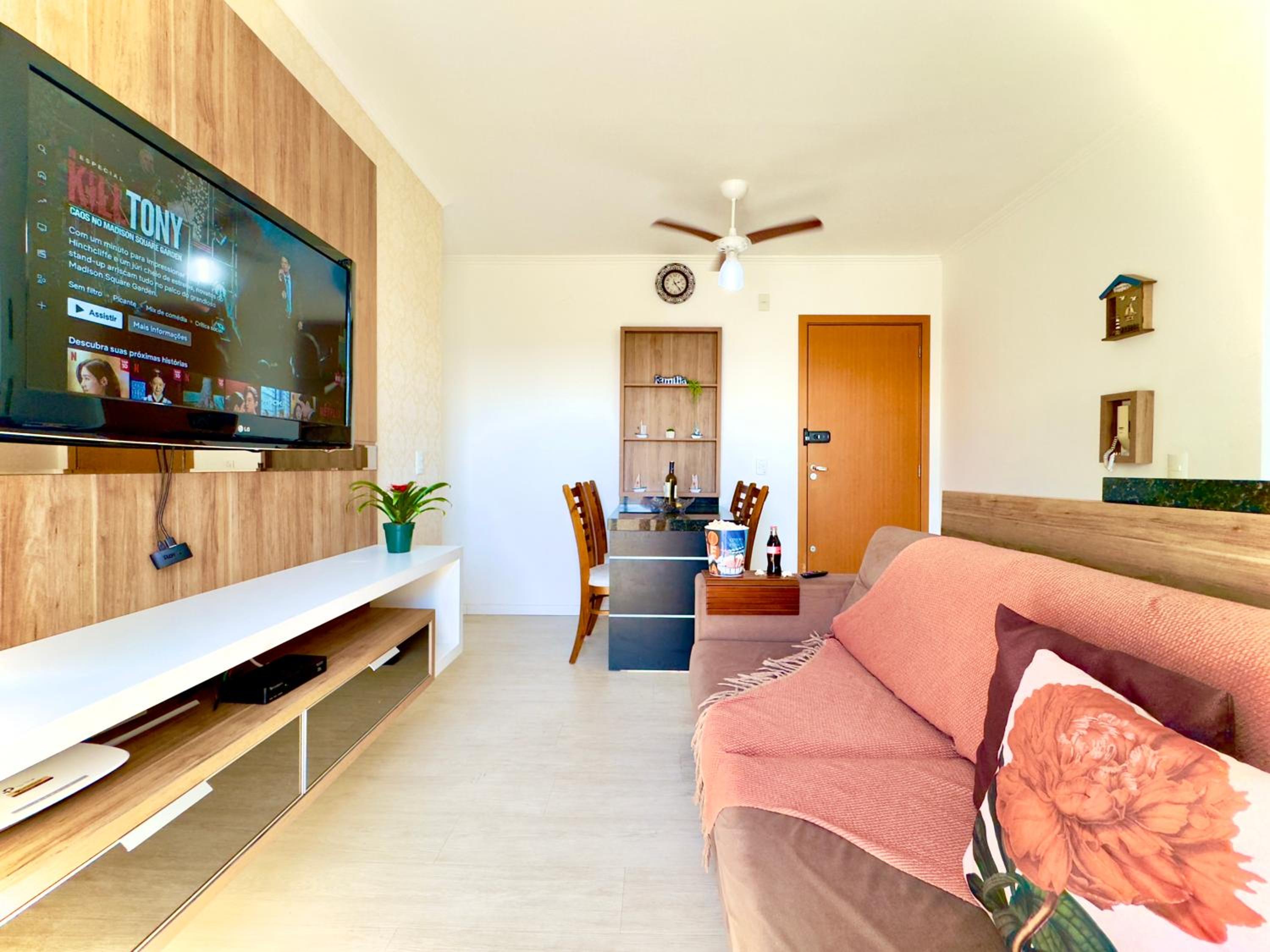 Apartamento a 400M PRAIA com PISCINA sacada com CHURRASQUEIRA privativa Wi-Fi Portaria 24h PLAYGROUND INFANTIL Quadra de esportes e vaga privativa de GARAG
