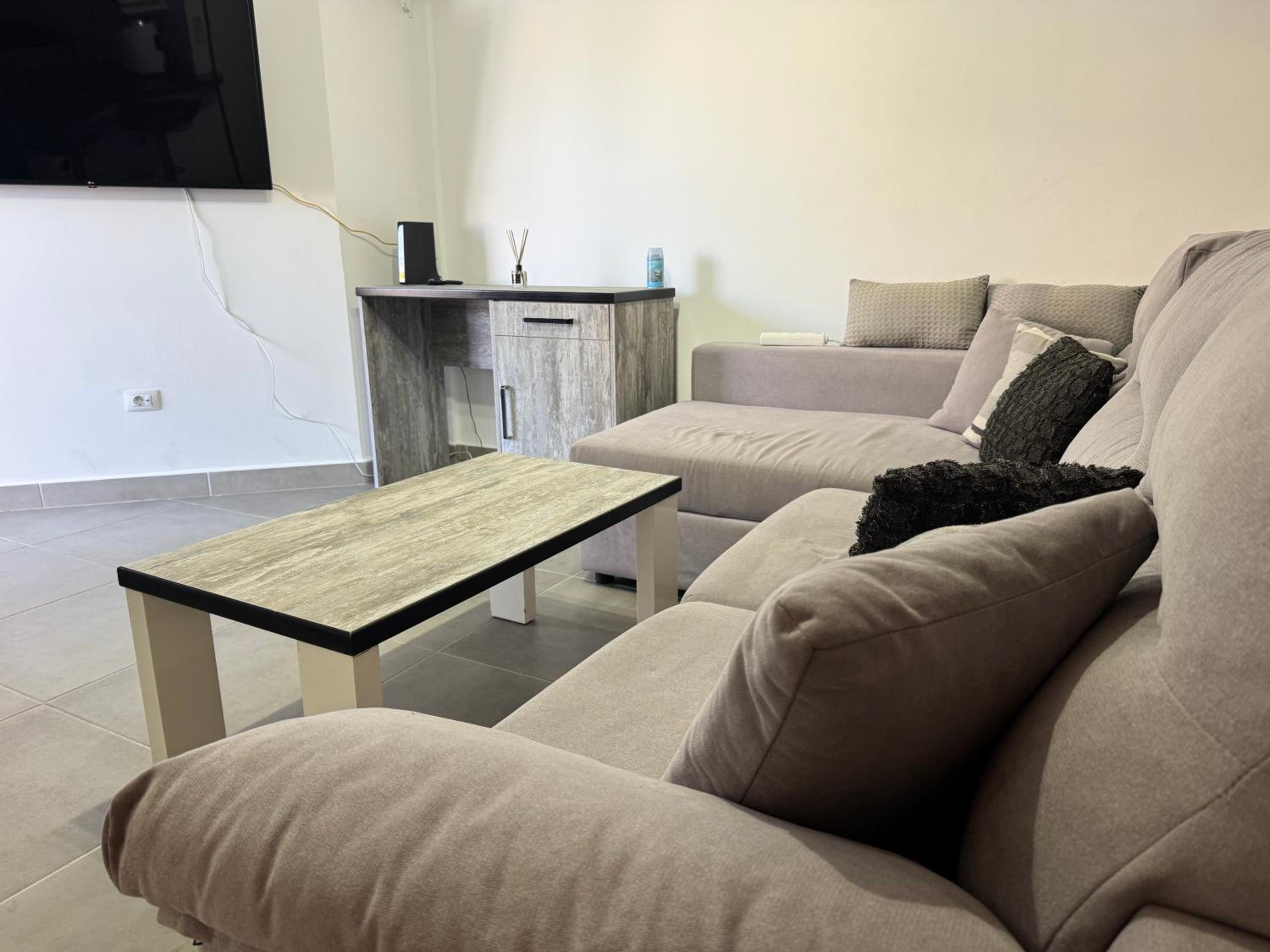 Vibrant Seaside Apartment in Central Los Cristianos